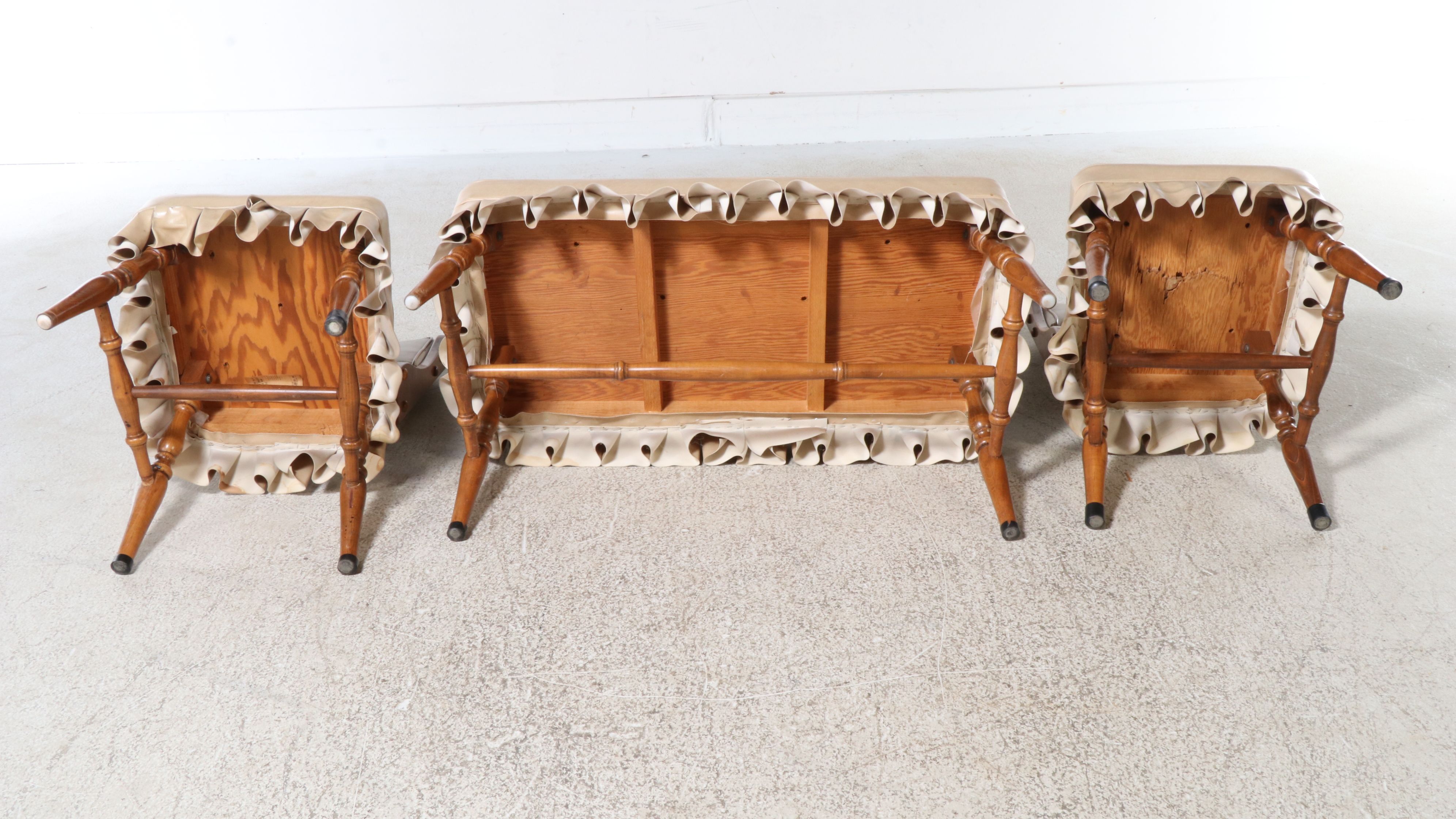 Dormalux Co. Early American Style Dining Set