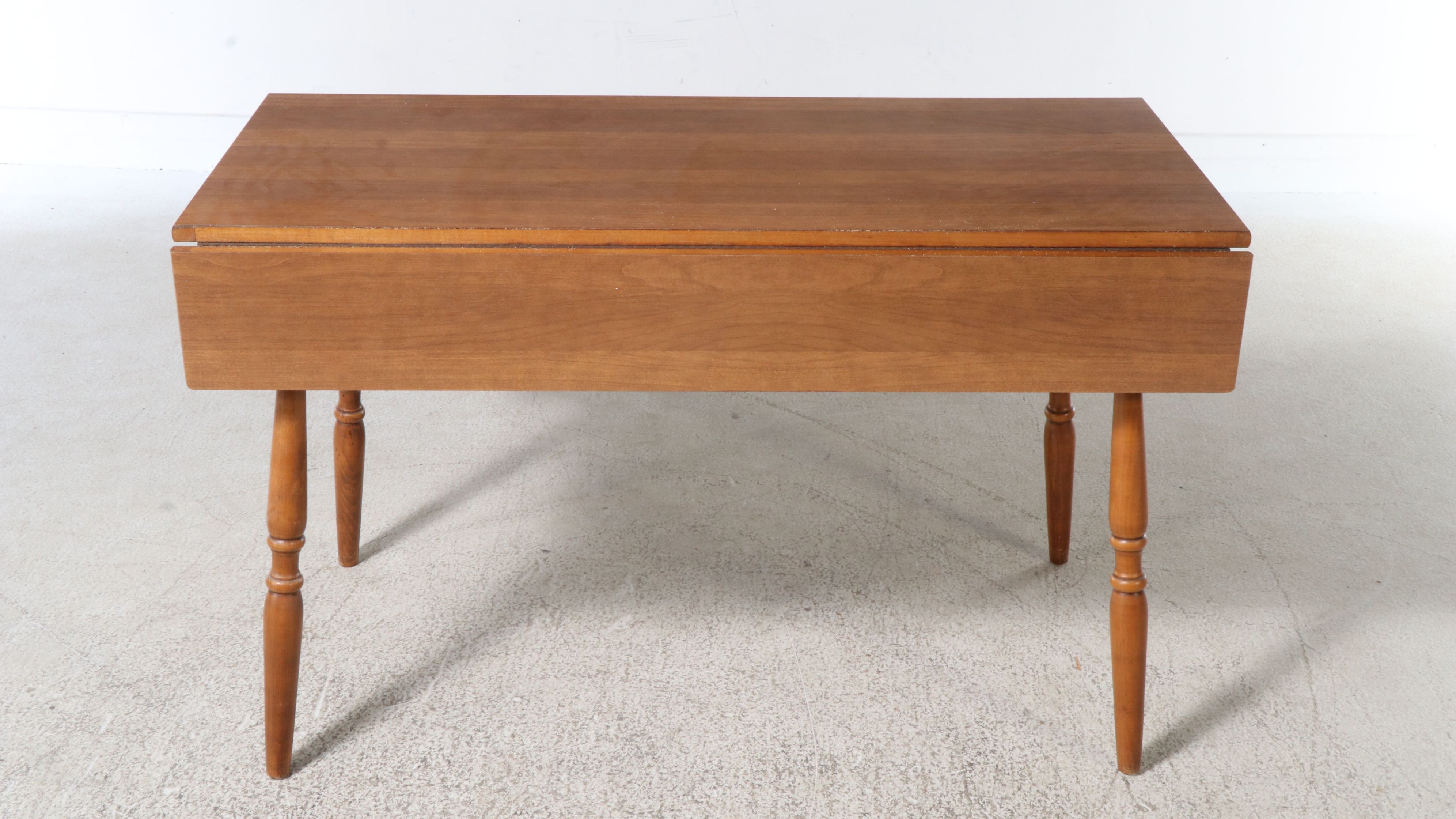 Dormalux Co. Early American Style Dining Set