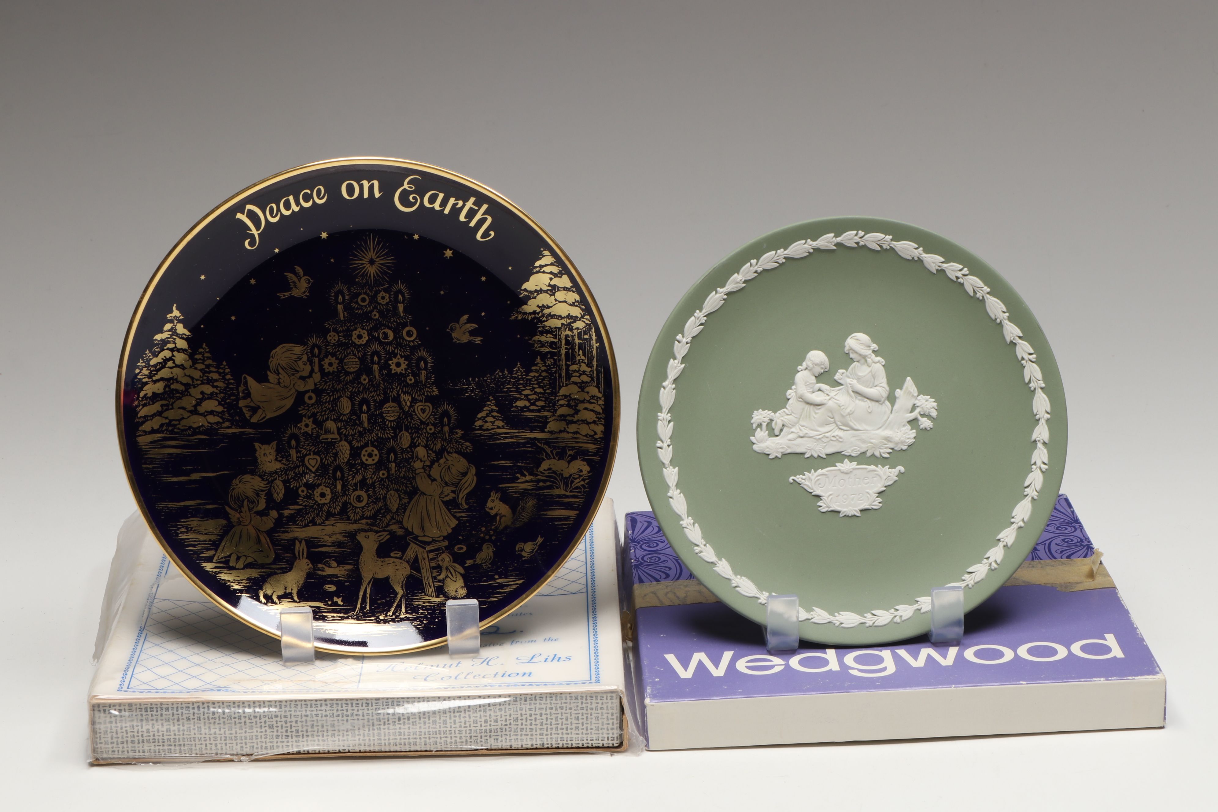 Wedgwood Sage Green "Mother" Plate with Blue and White Annual Collector's Plates