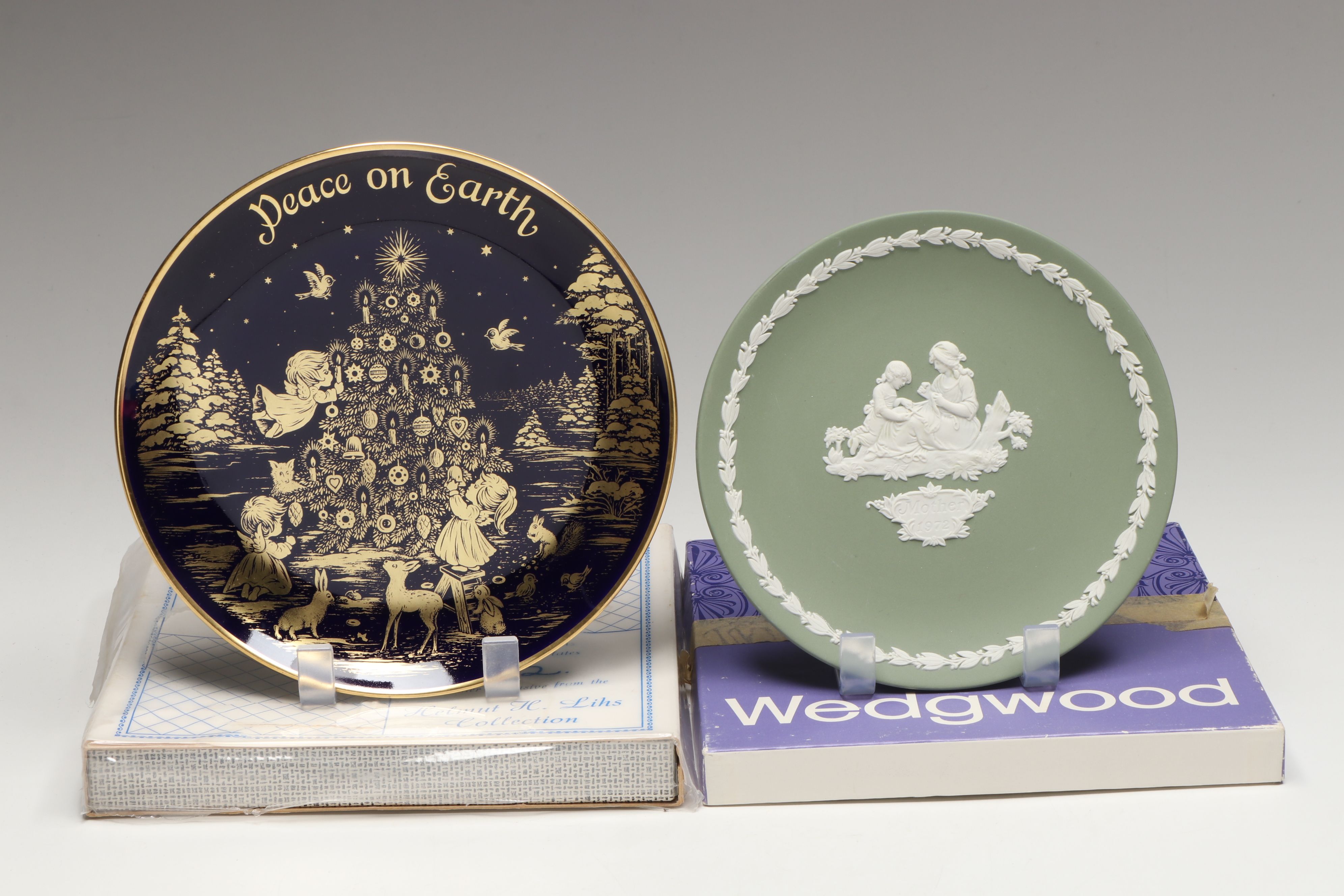 Wedgwood Sage Green "Mother" Plate with Blue and White Annual Collector's Plates