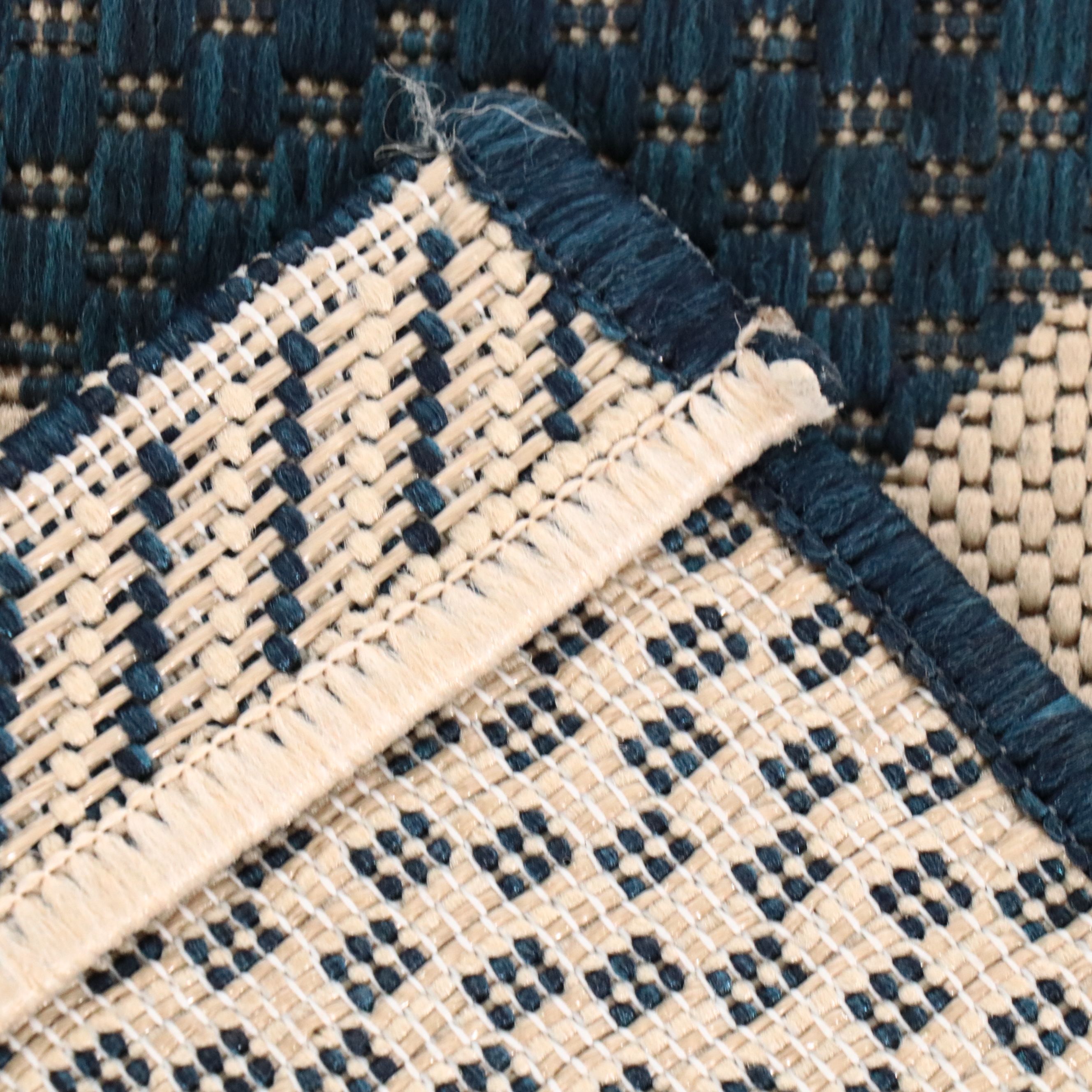 6'5 x 6'7 Machine Made Safavieh Courtyard Contemporary All Weather Area Rug