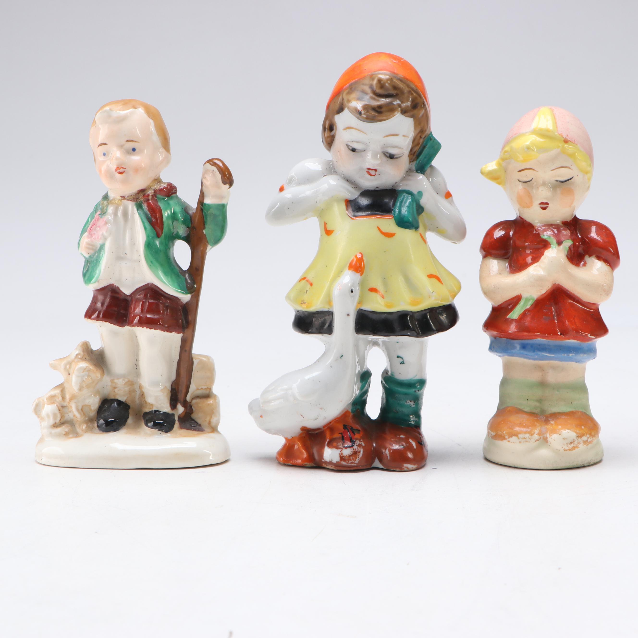 Japanese Export Porcelain Cottage Jars and Children, Mid-20th Century