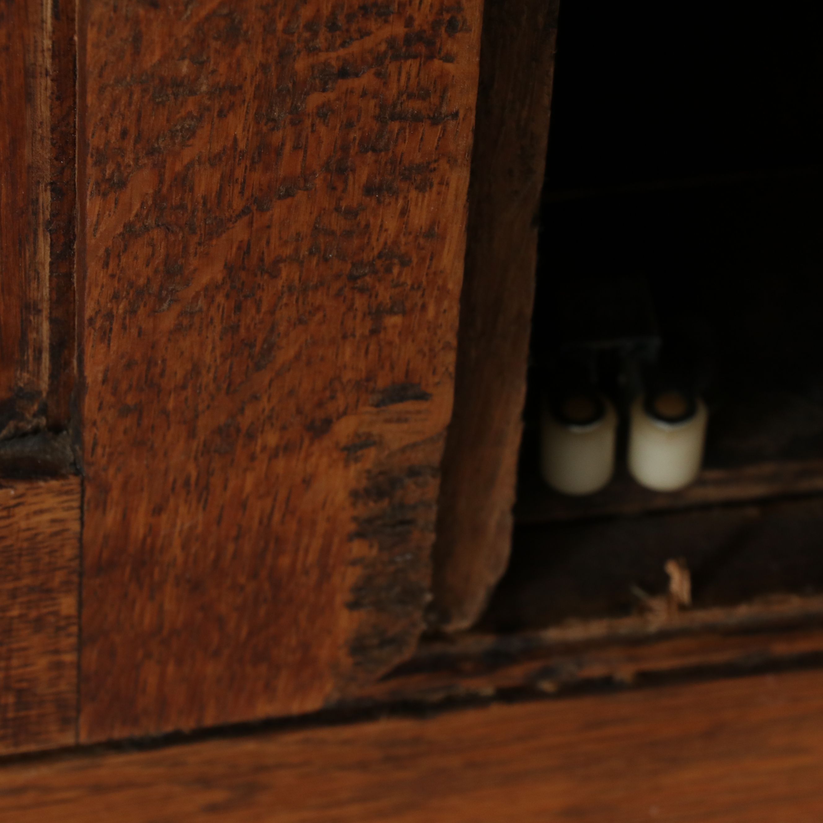 Late Victorian Quartersawn Oak Cupboard