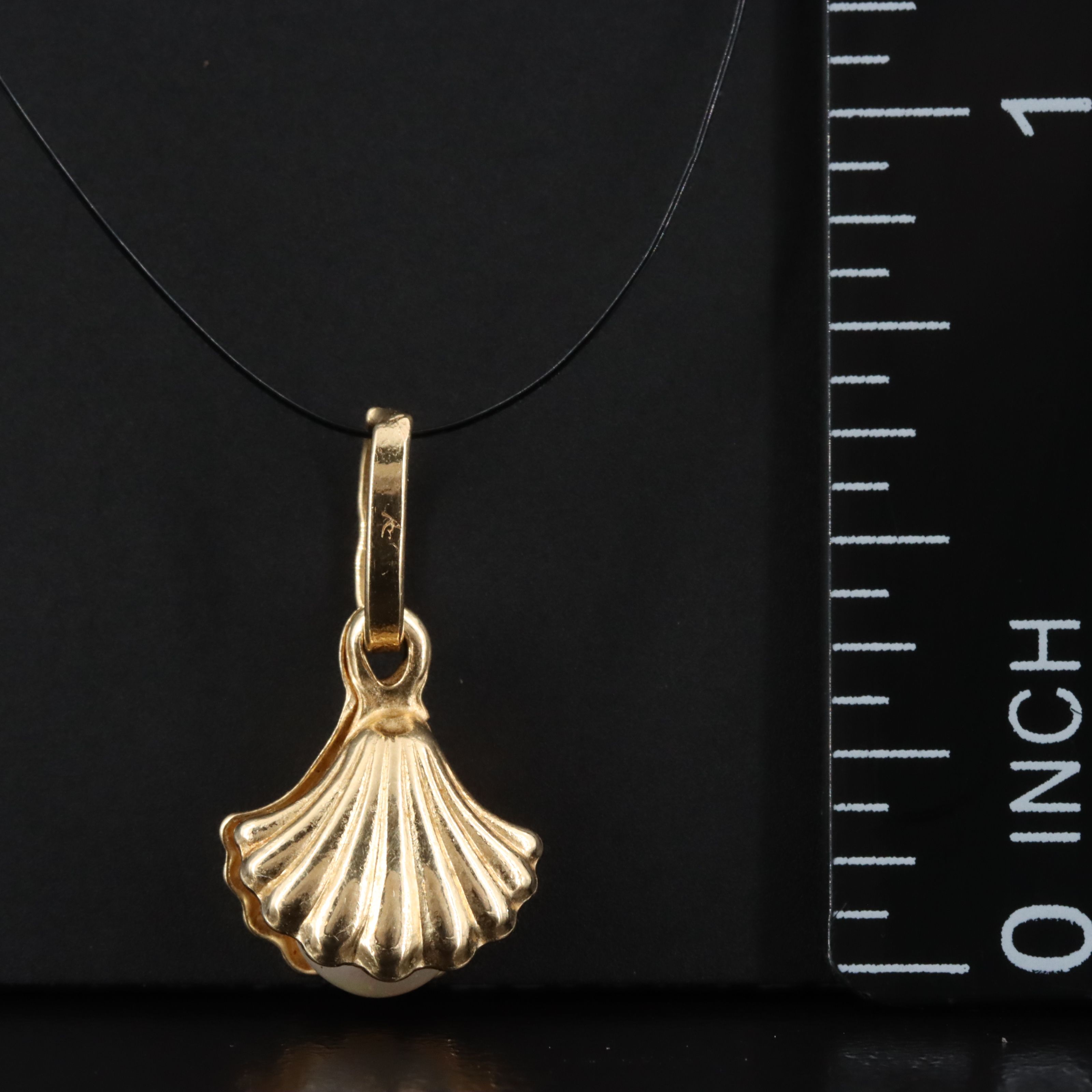 14K Clam Shell Pendant with Imitation Pearl