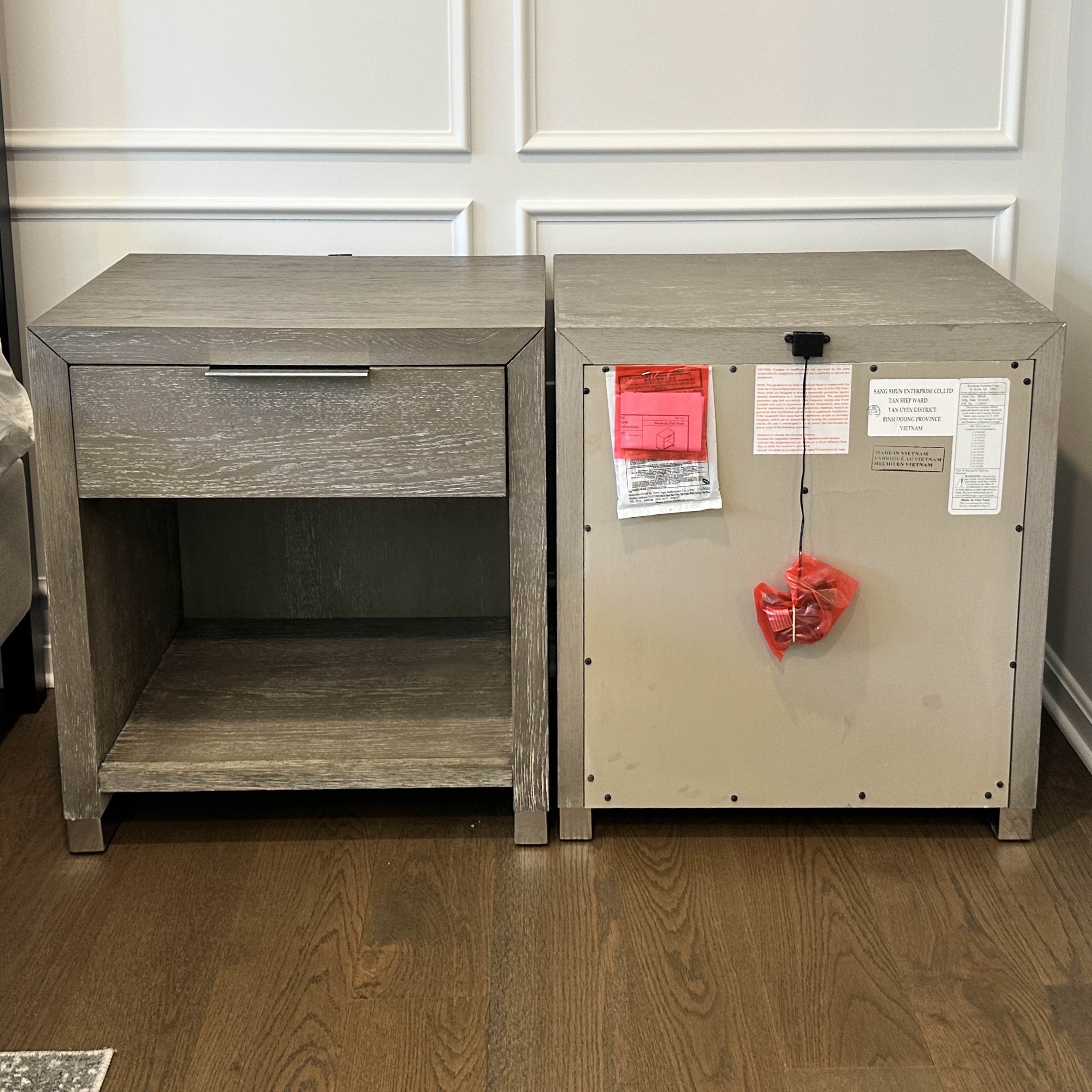 Pair of Riverside Furniture "Zoey" Single Drawer Nightstands in Urban Grey