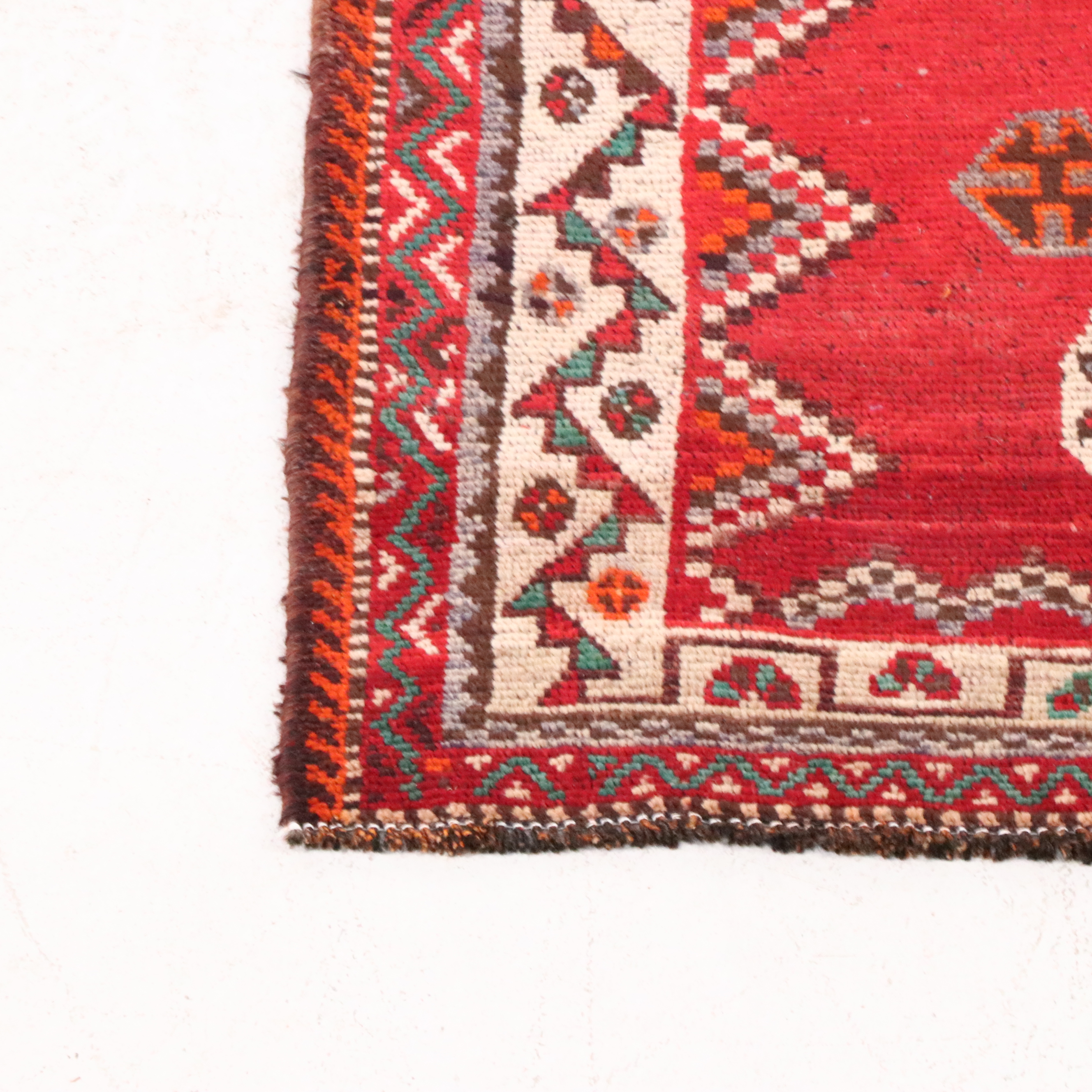 5'1 x 7'10 Hand-Knotted Persian Shiraz Area Rug