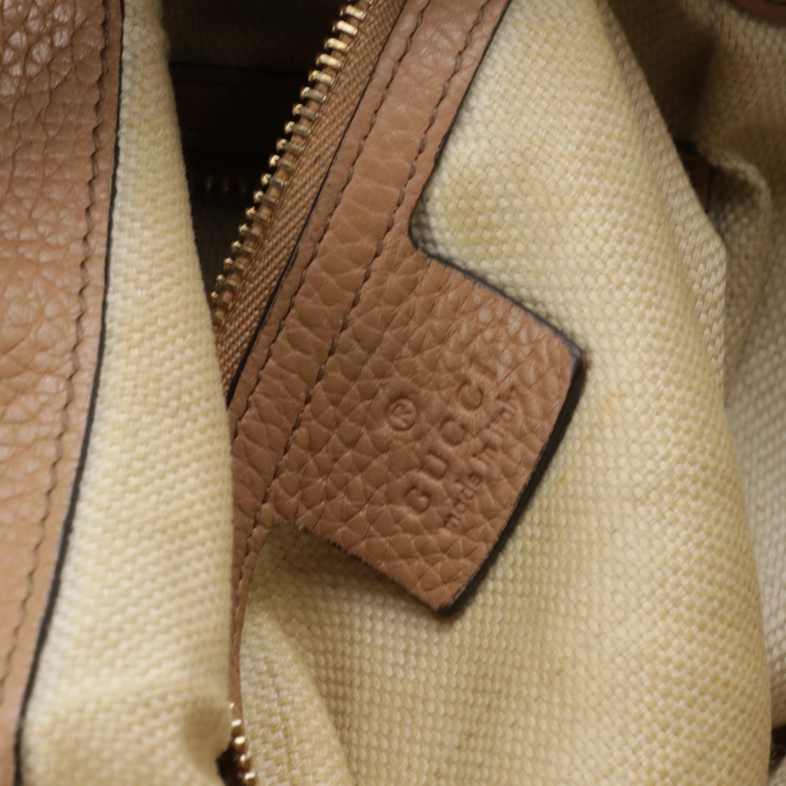 Gucci Soho Hobo Two-Way Shoulder Bag in Pebbled Calfskin Leather