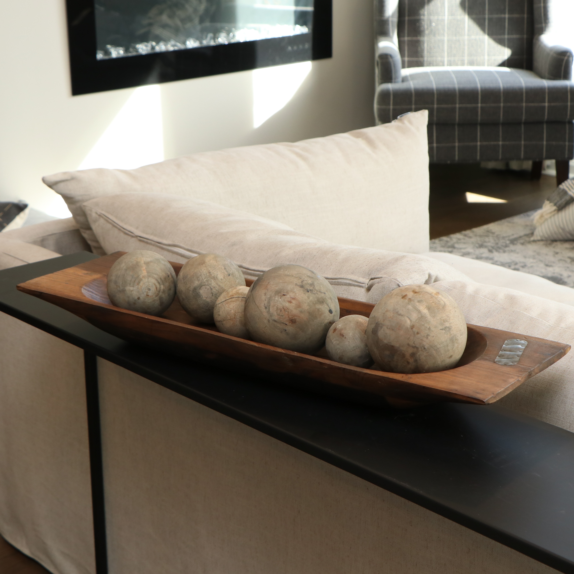 Rustic Style Wood Bowl with Decorative Wood Balls