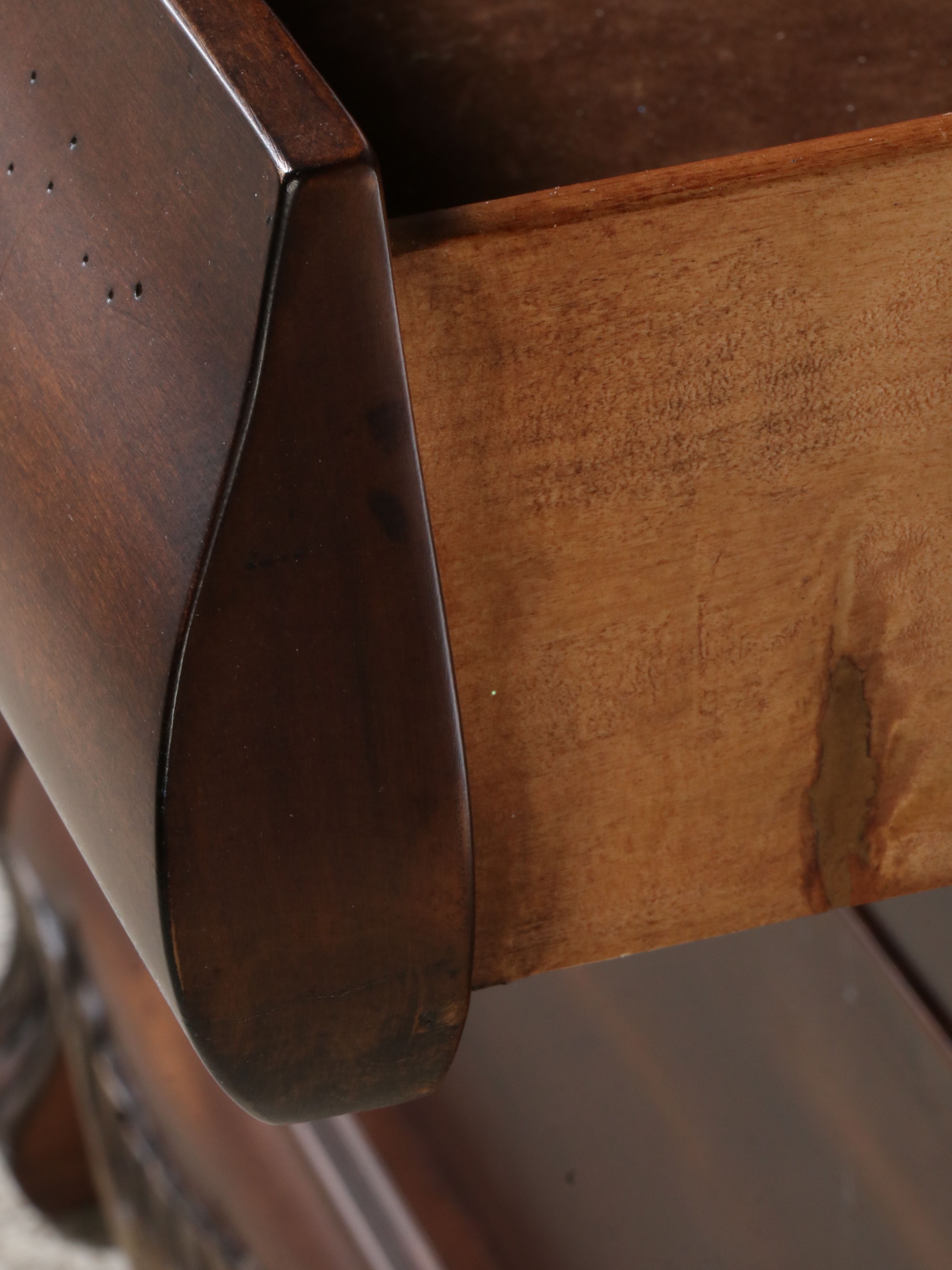 Baroque Style Chest of Drawers with Wall Mirror