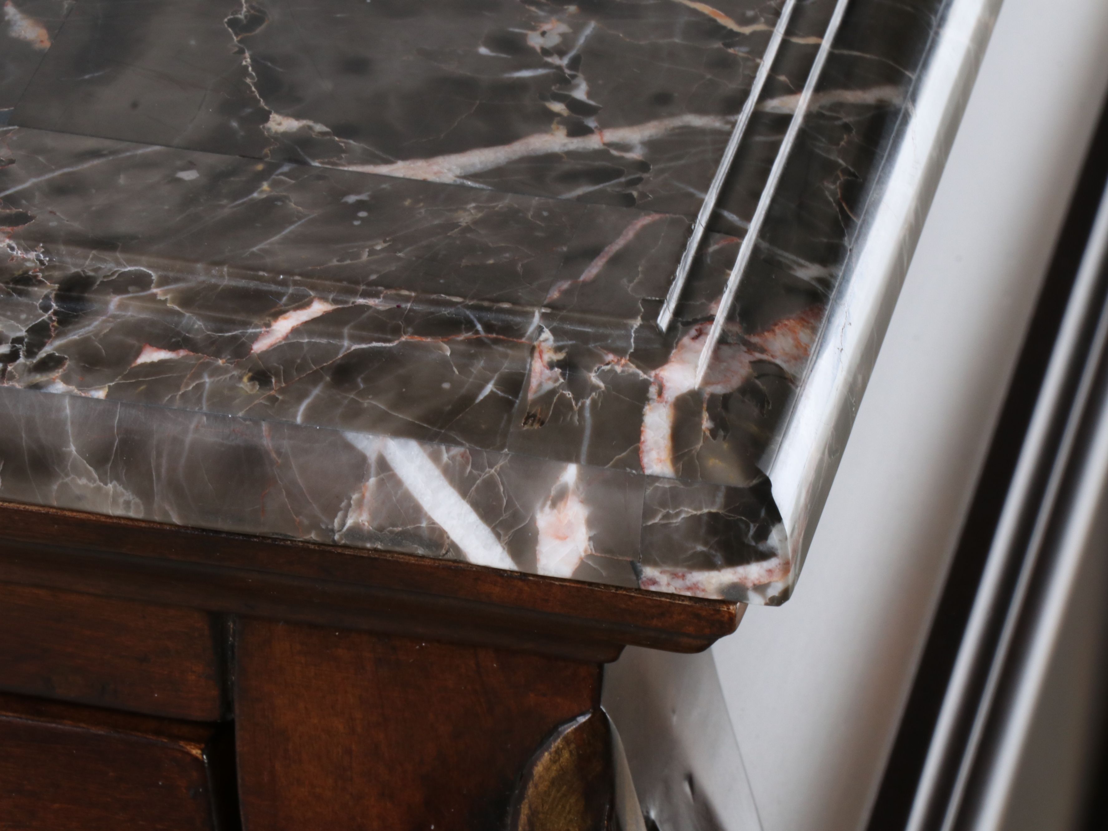 Baroque Style Chest of Drawers with Wall Mirror