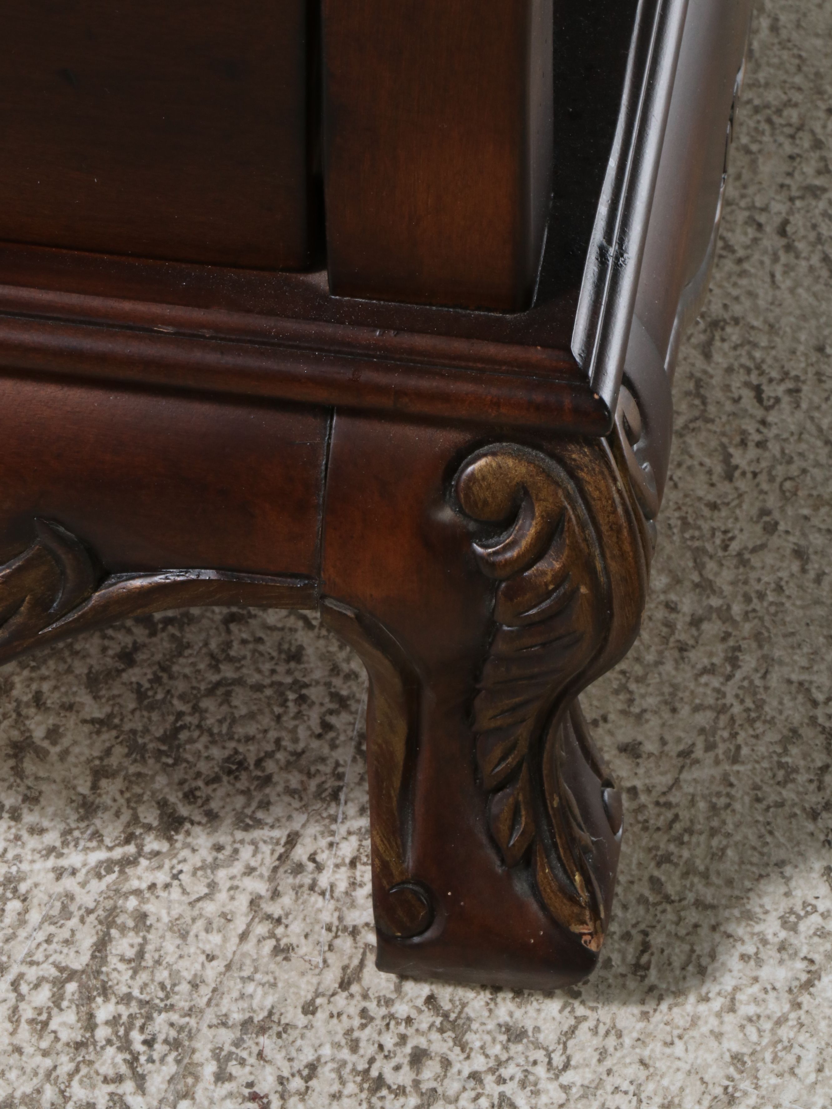 Baroque Style Chest of Drawers with Wall Mirror