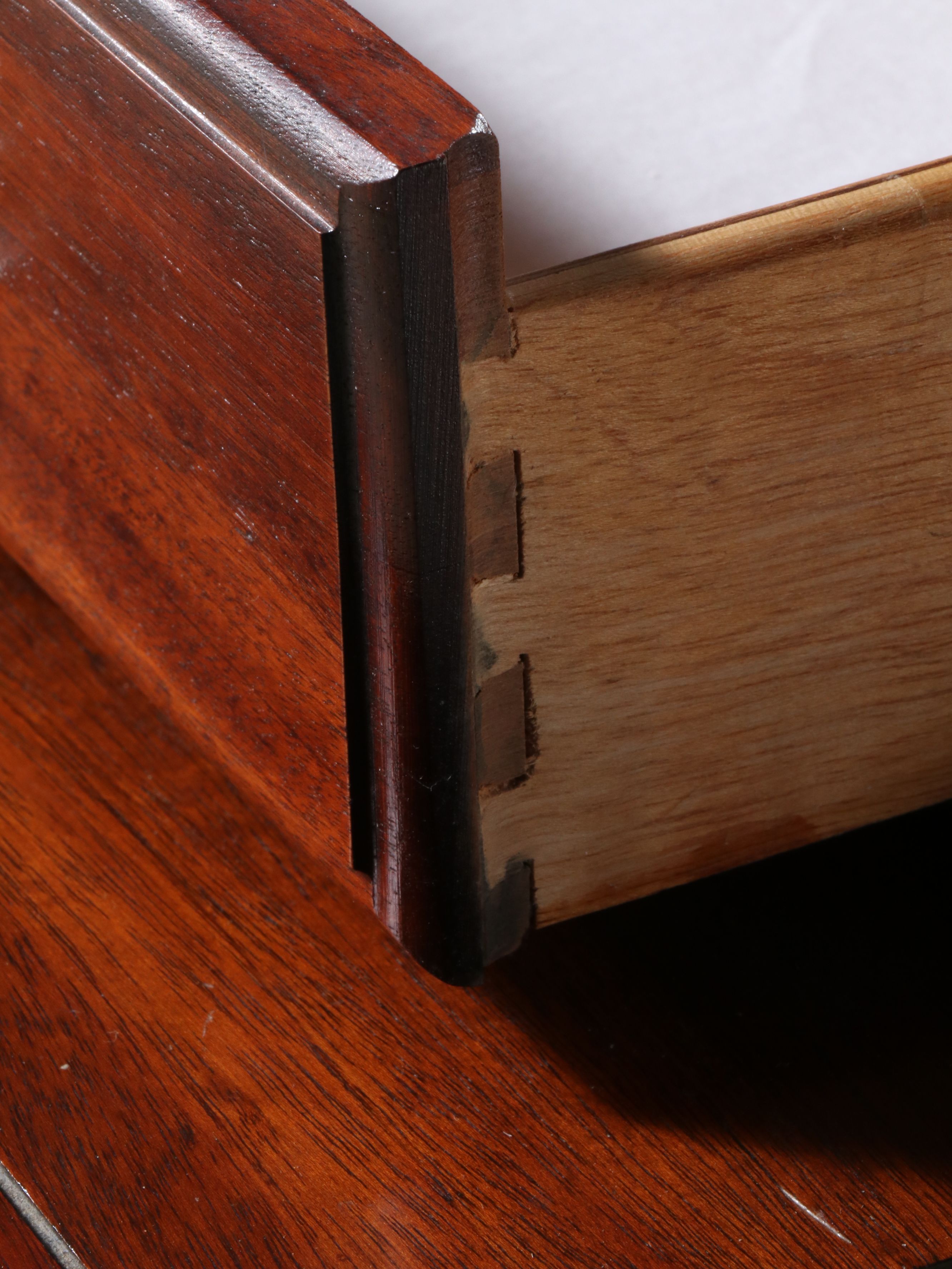 Dixie Furniture Victorian Style Mahogany Dresser