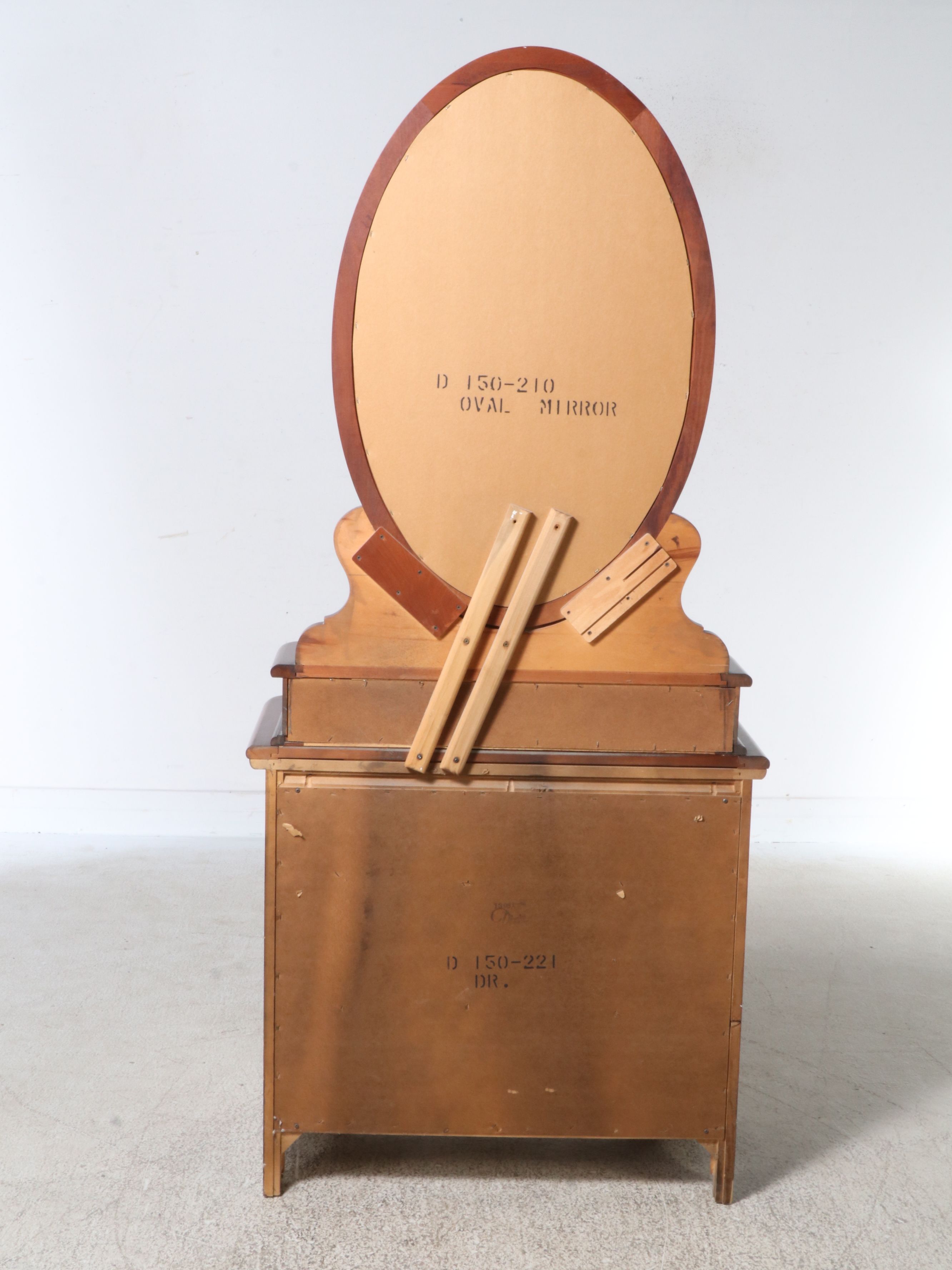 Dixie Furniture Victorian Style Mahogany Dresser