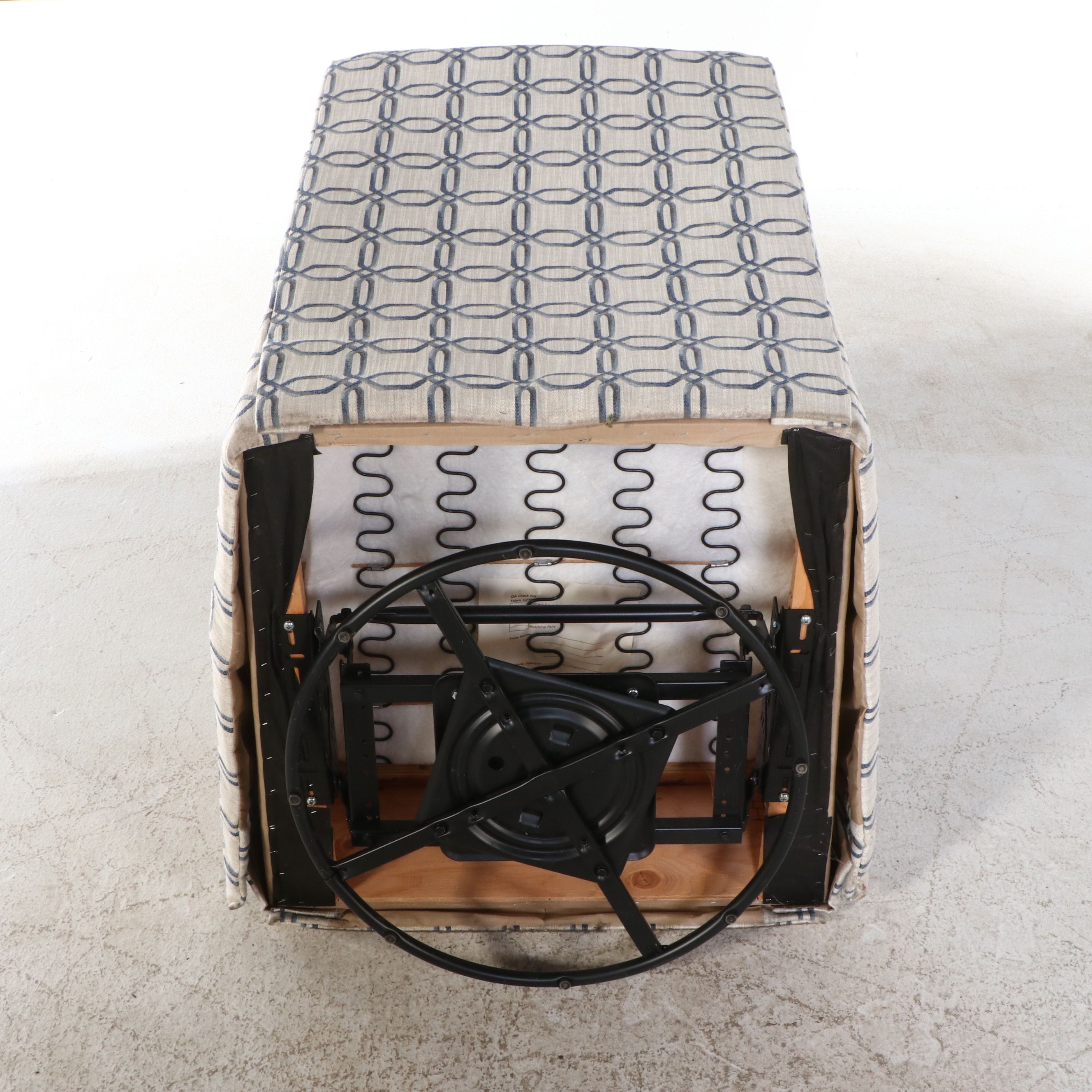 Havertys Furniture Swivel Armchair