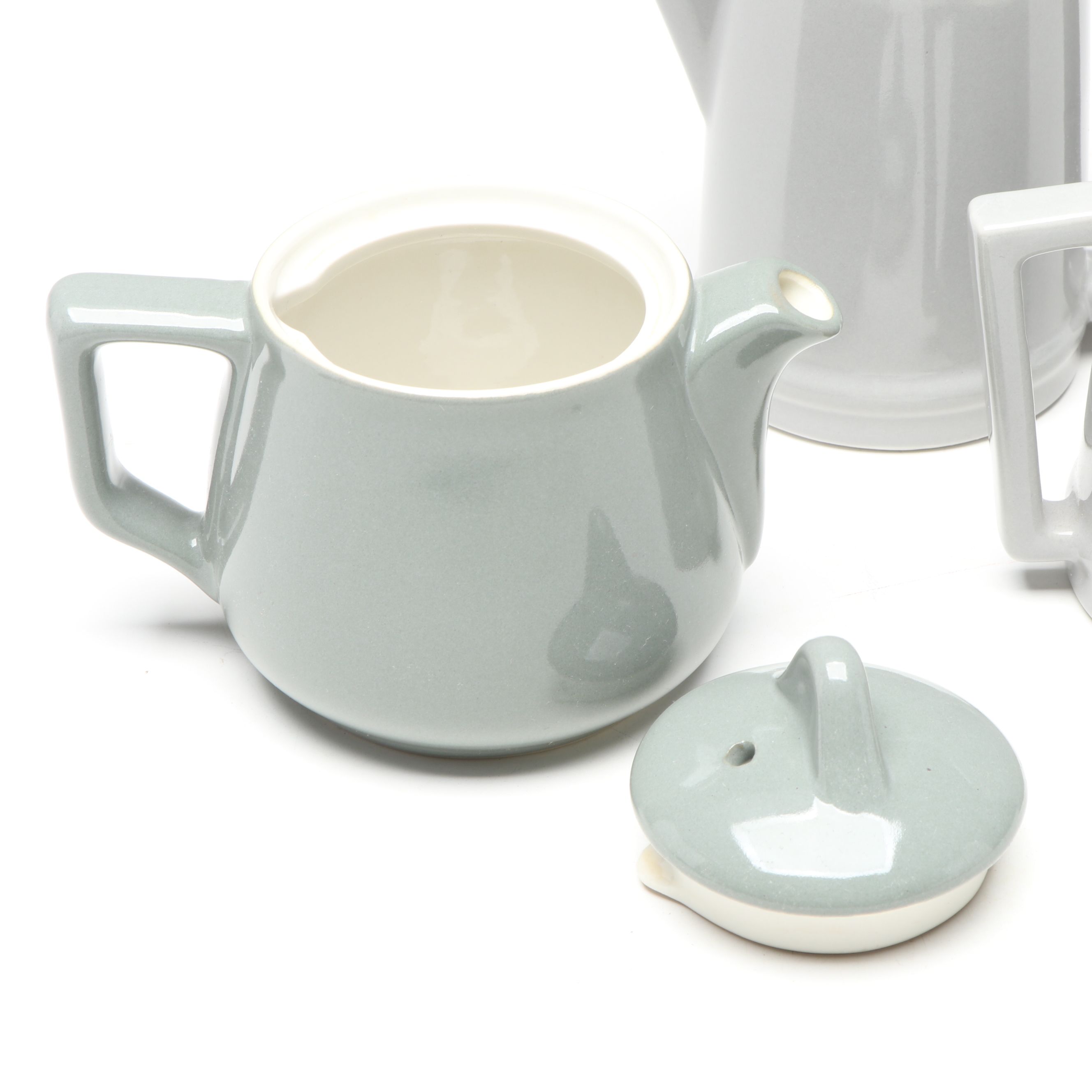 SS United States Photographic Dish with Hall China Tea/Coffee Service and Flags