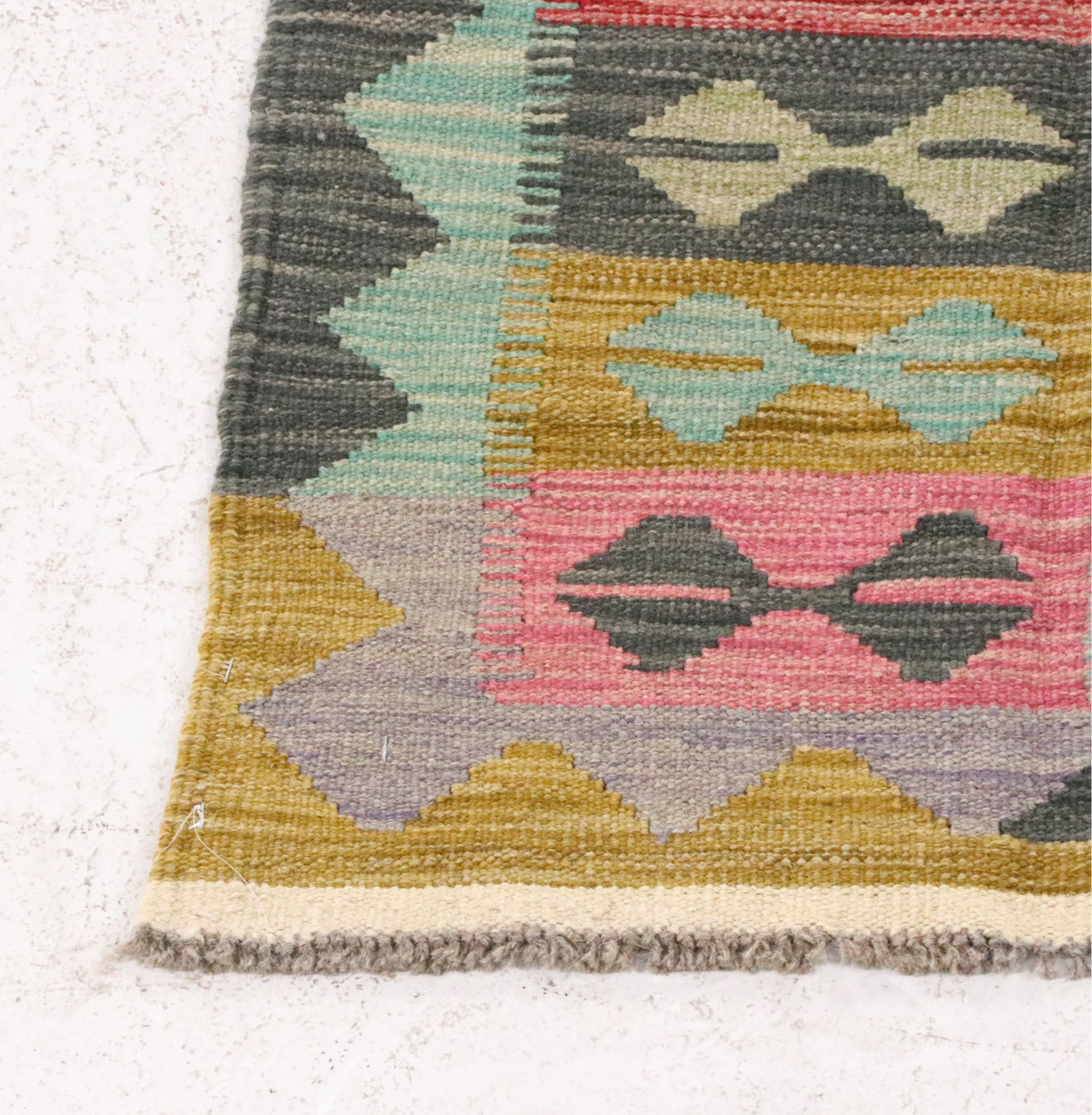 5' x 6'10 Handwoven Pakistani Kilim Area Rug