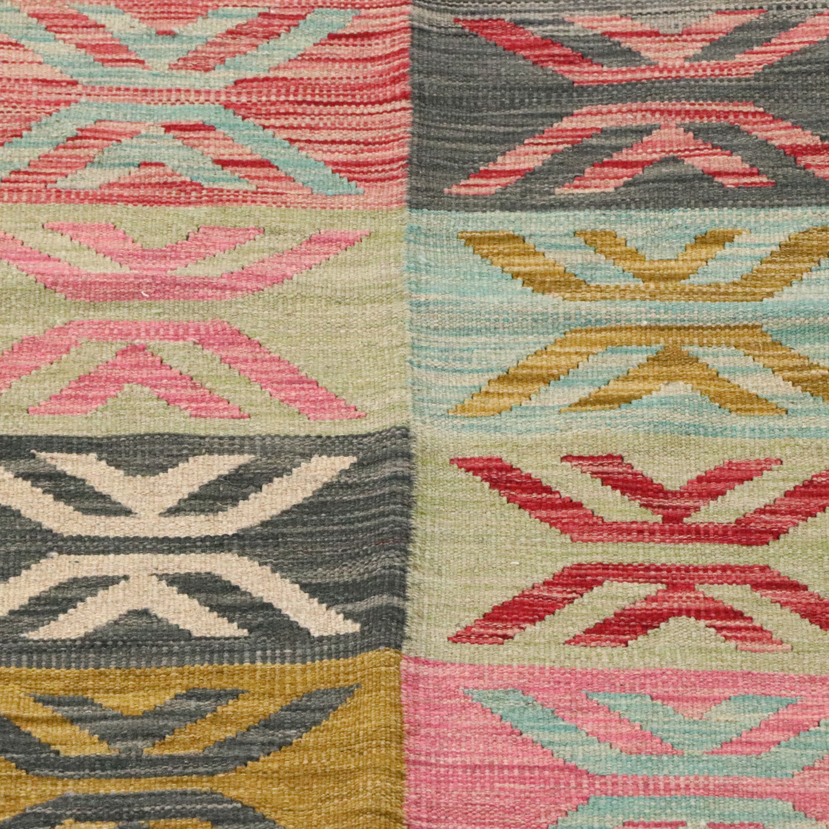 5' x 6'10 Handwoven Pakistani Kilim Area Rug