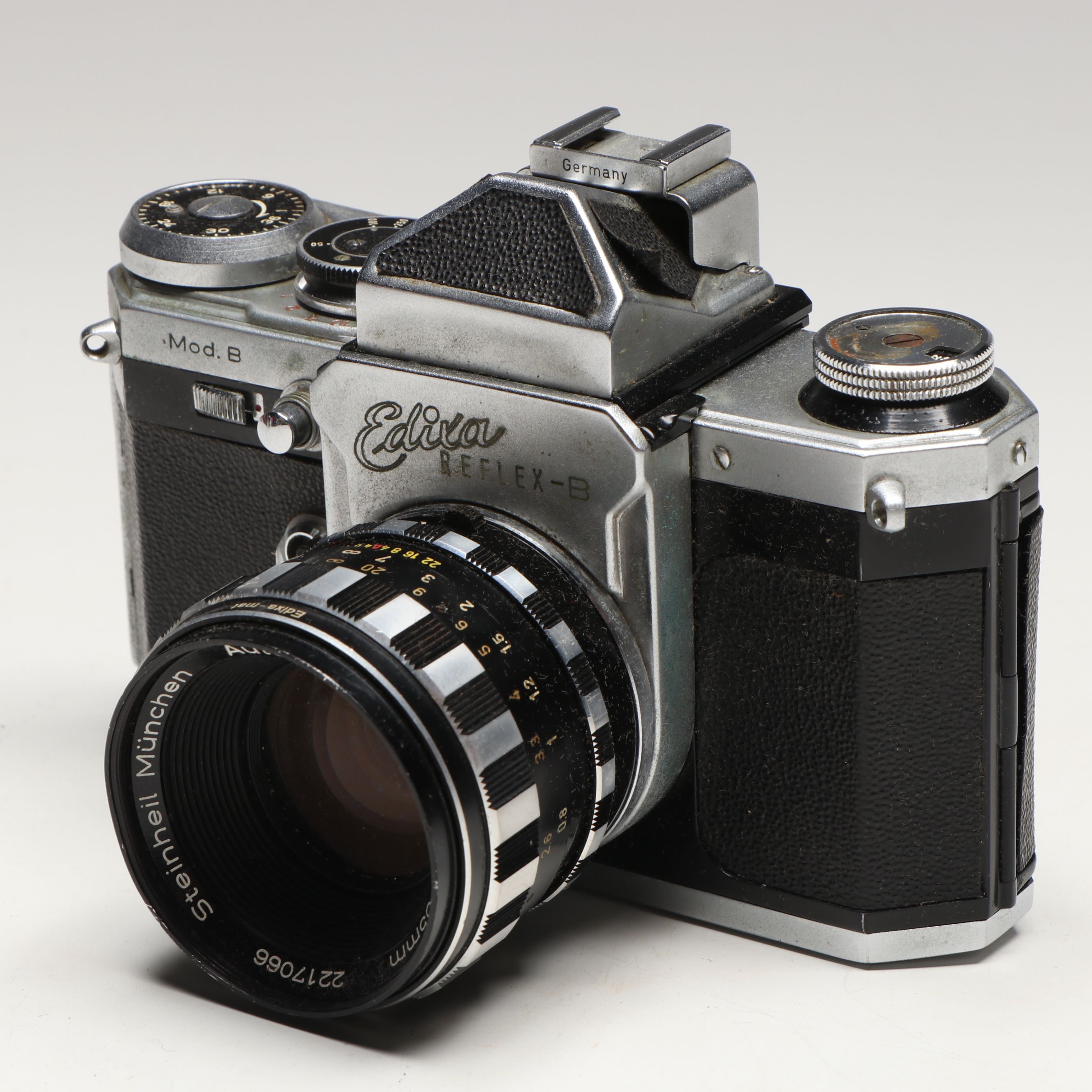 Edixa Reflex-B and Argus Cameras with Accessories, Mid-20th Century