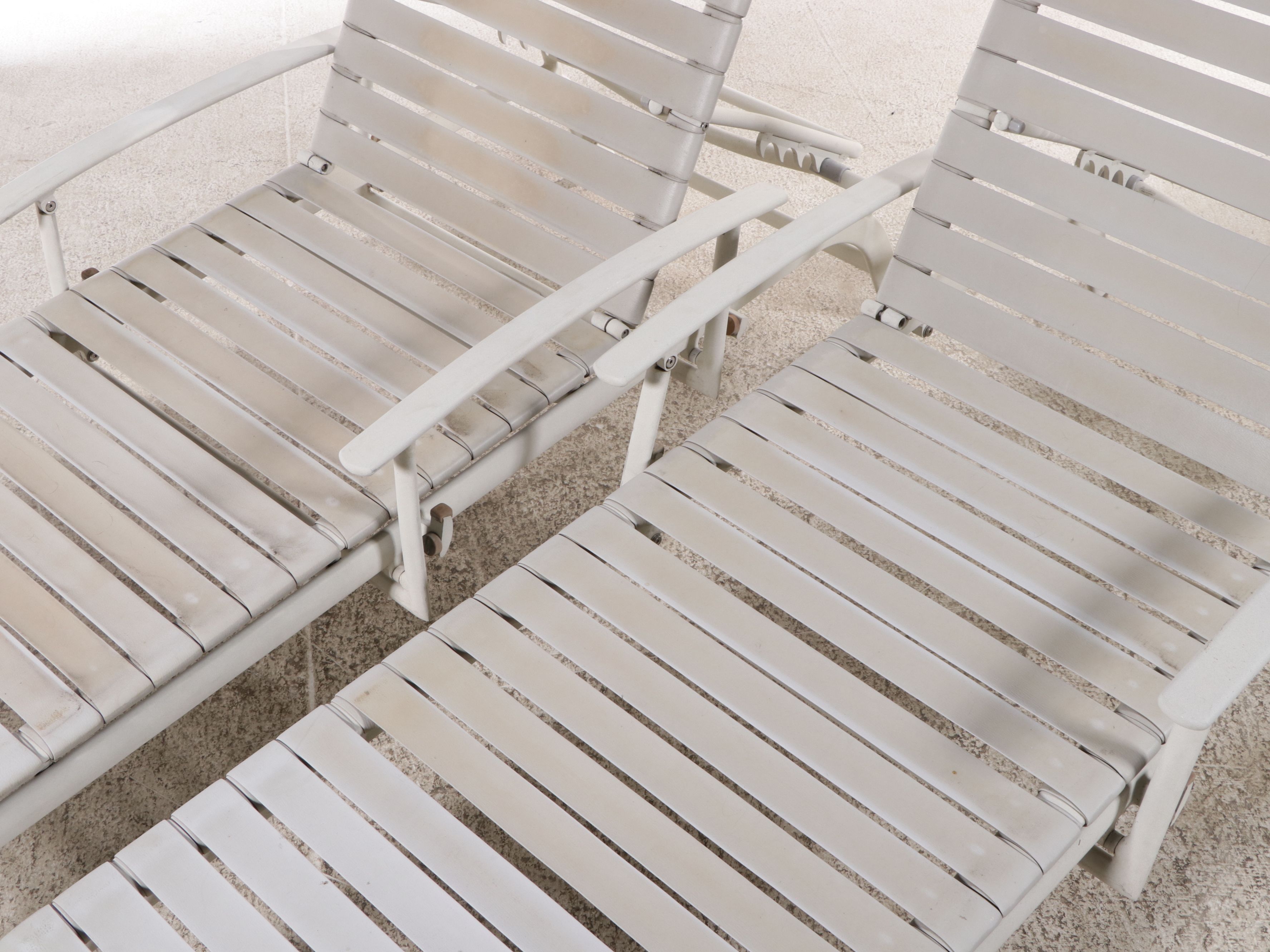 Powder Coated Metal Chaise Lounge with Vinyl Upholstery