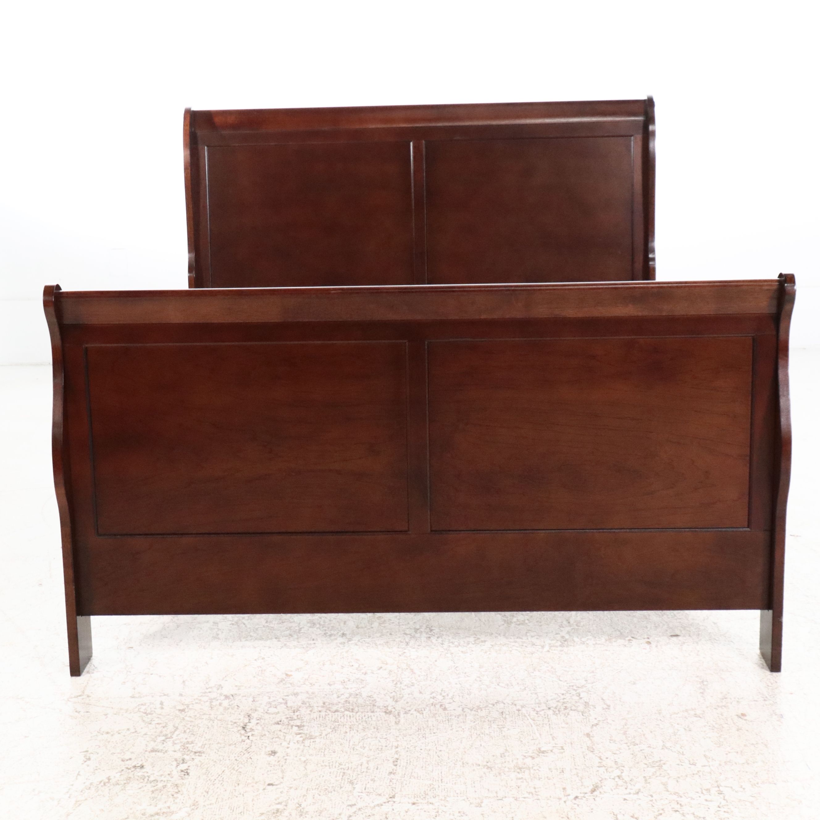 Pennsylvania House Dresser with Sleigh Bed, Nightstand, Lamp, and Accent Table