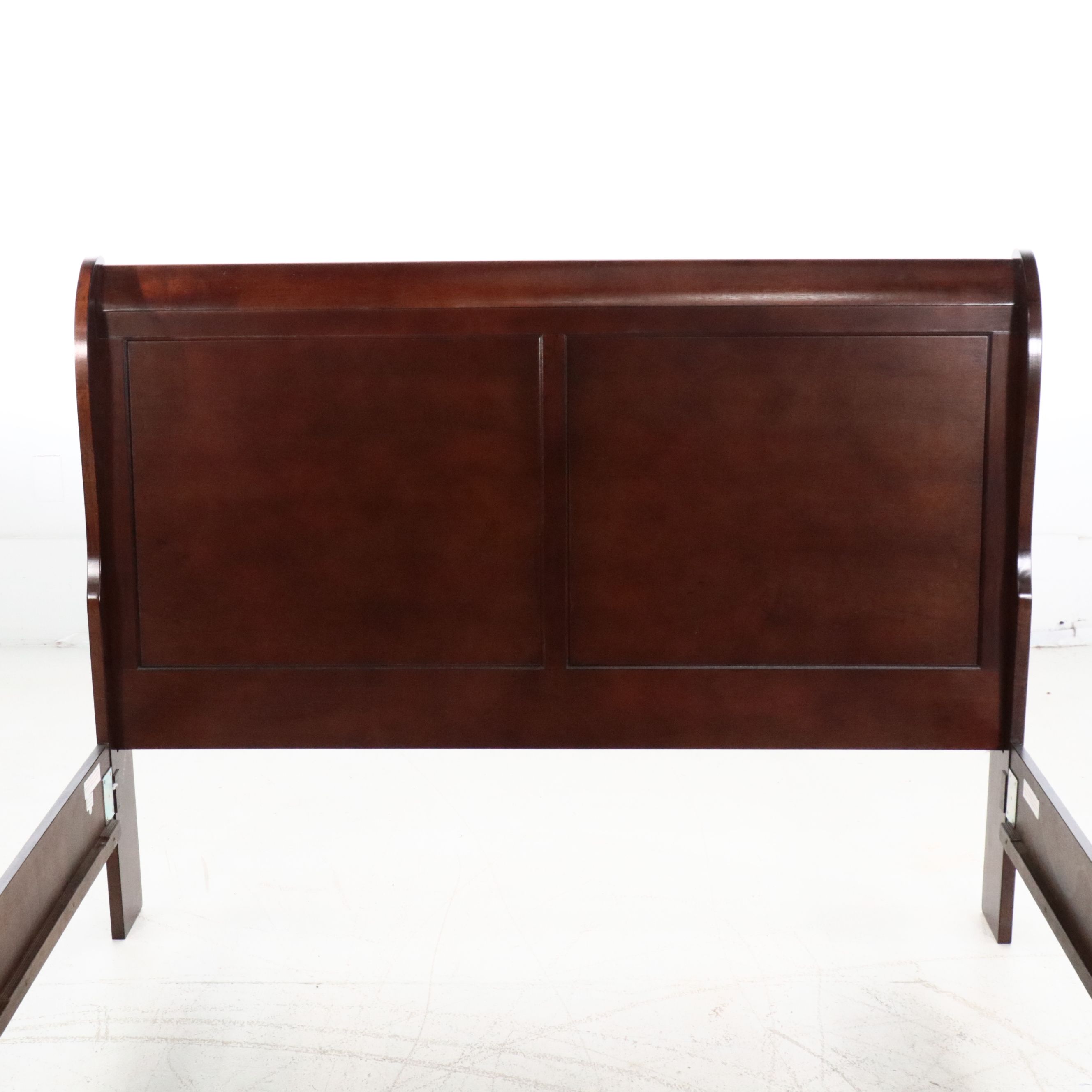 Pennsylvania House Dresser with Sleigh Bed, Nightstand, Lamp, and Accent Table