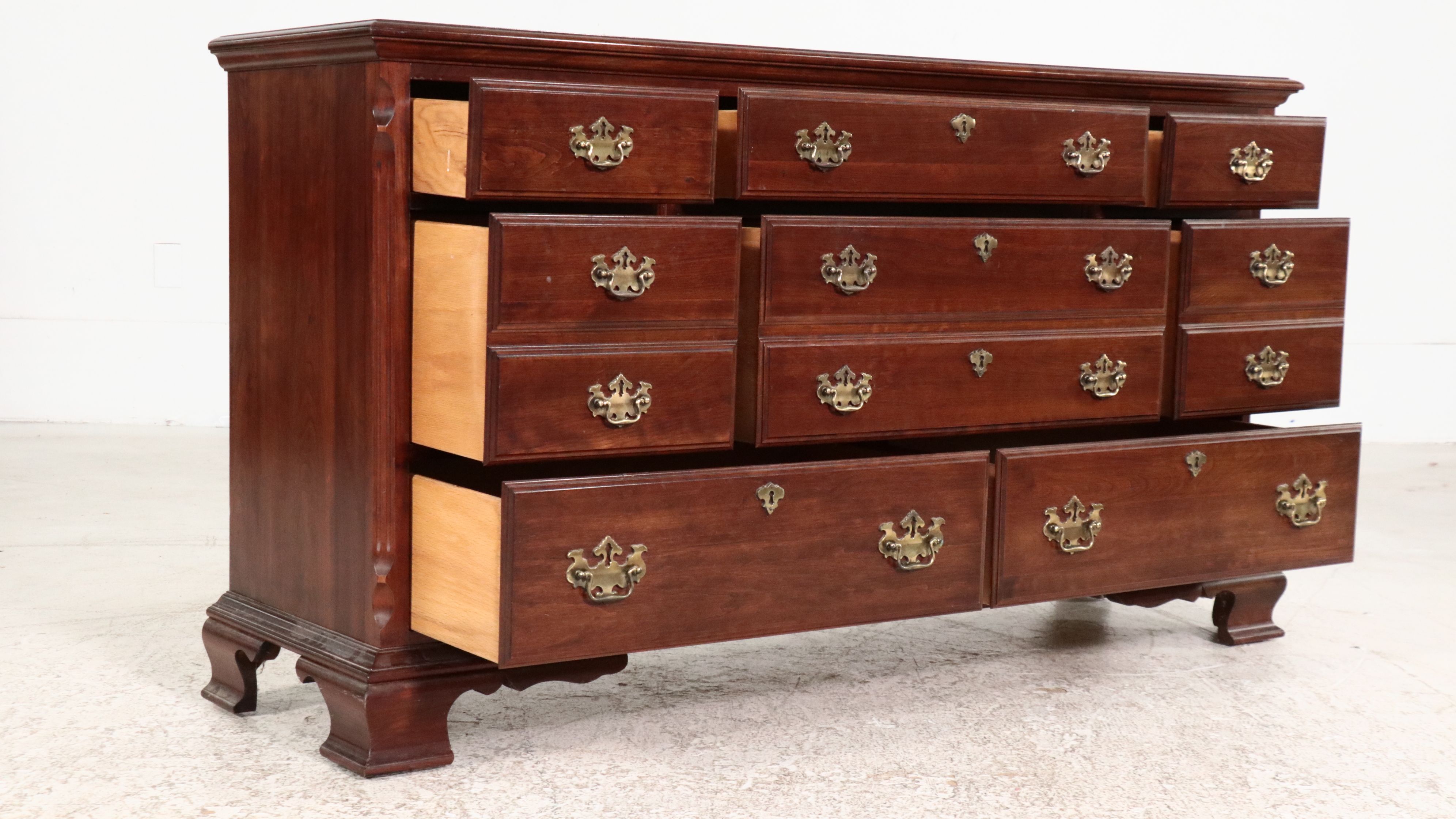Pennsylvania House Dresser with Sleigh Bed, Nightstand, Lamp, and Accent Table