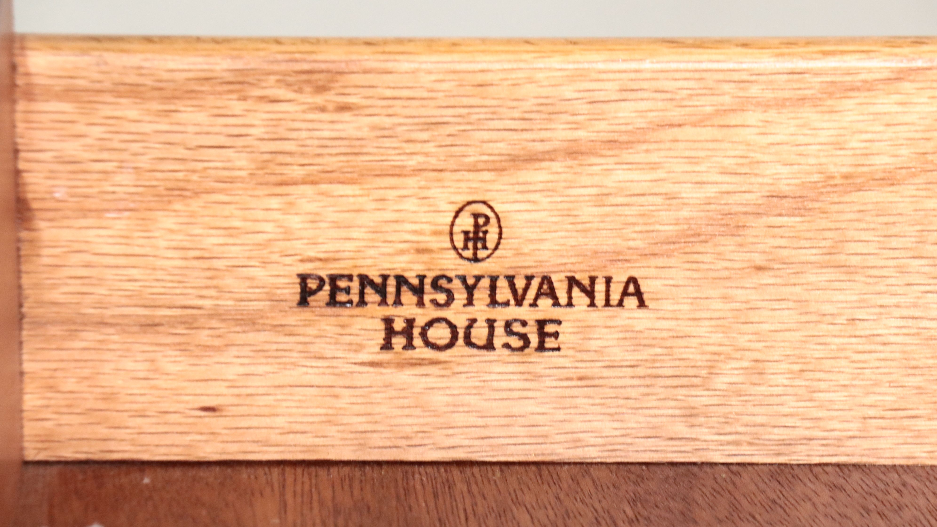 Pennsylvania House Dresser with Sleigh Bed, Nightstand, Lamp, and Accent Table