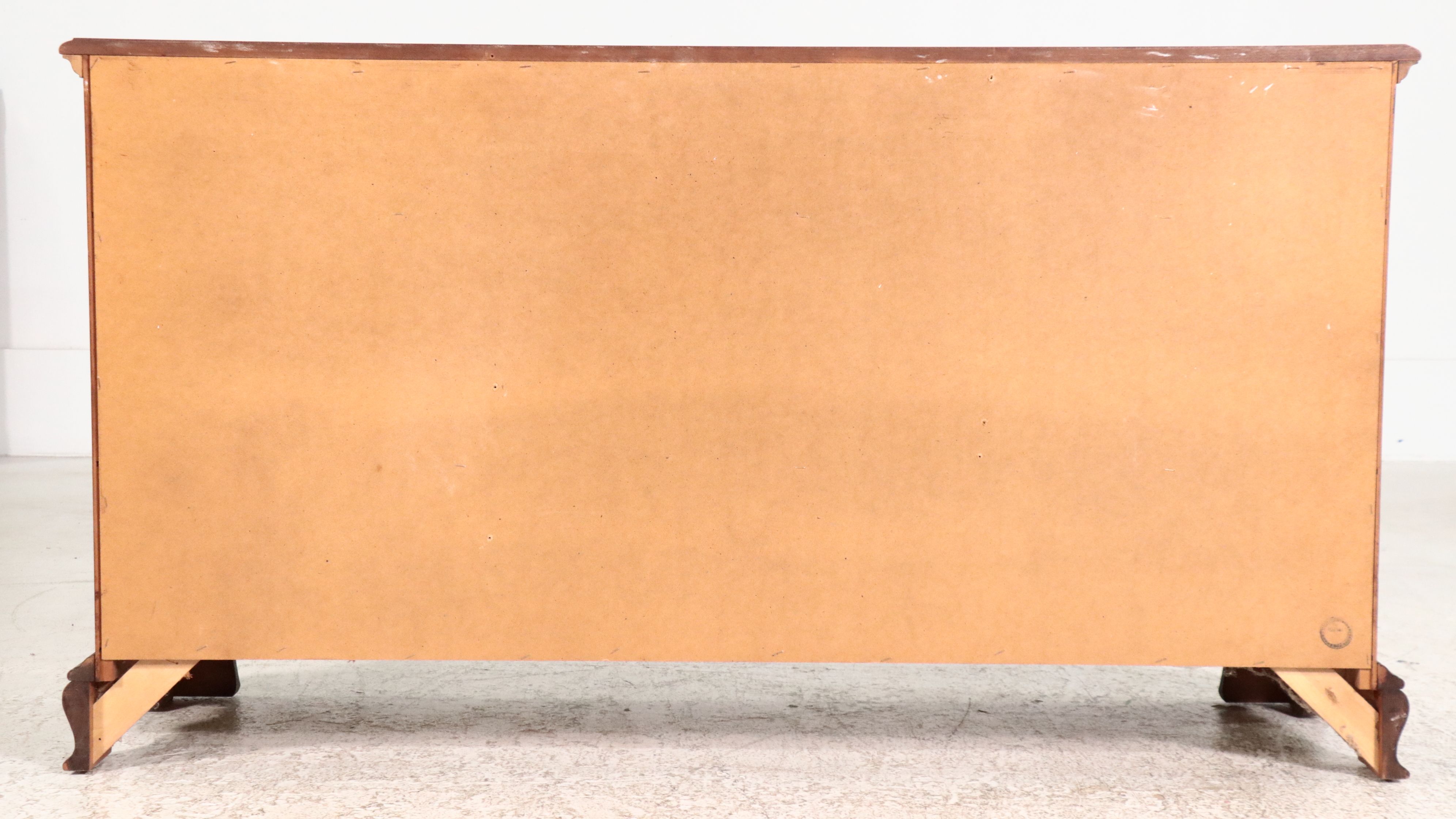 Pennsylvania House Dresser with Sleigh Bed, Nightstand, Lamp, and Accent Table