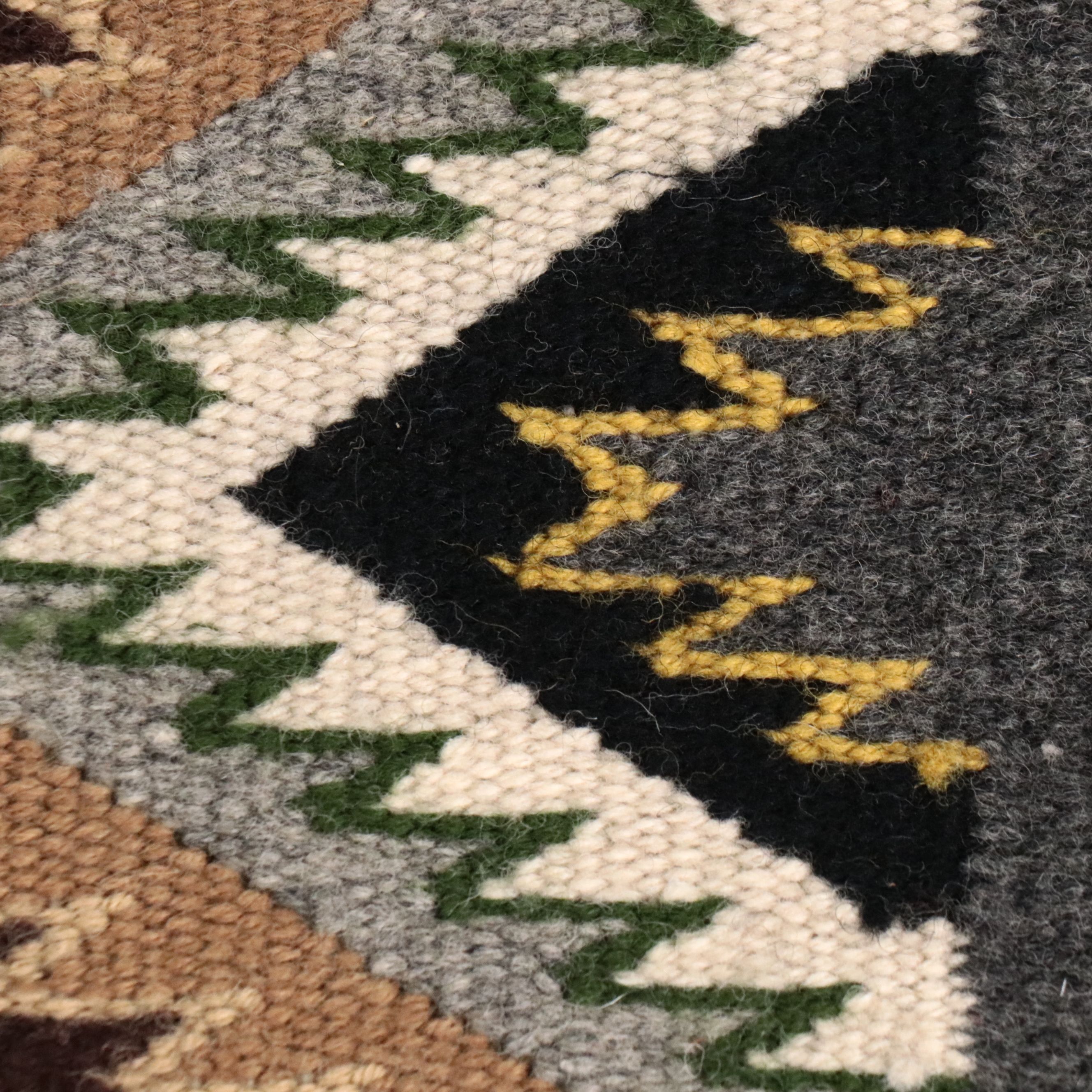 3'8 x 5' Handwoven Navajo Eye Dazzler Accent Rug