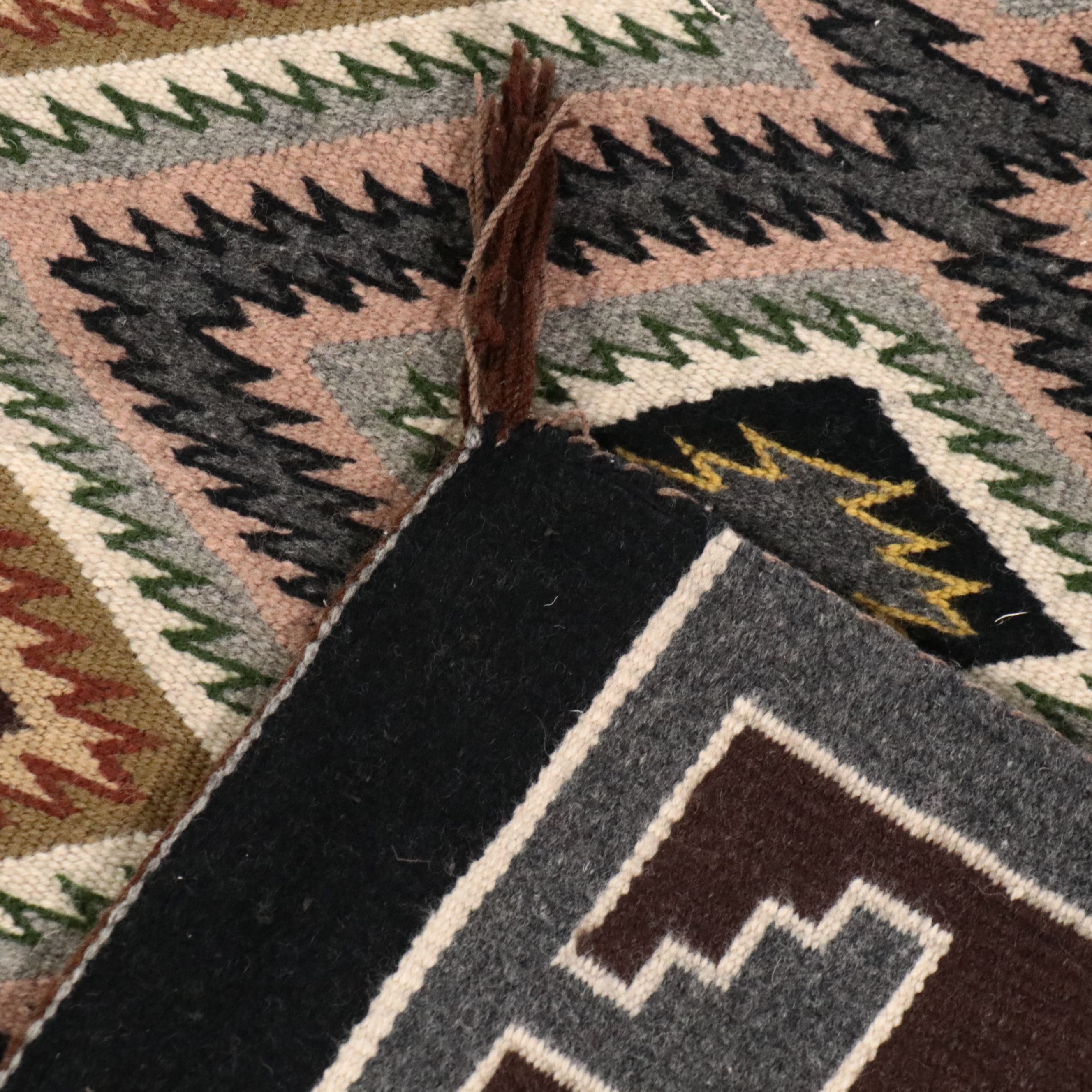 3'8 x 5' Handwoven Navajo Eye Dazzler Accent Rug