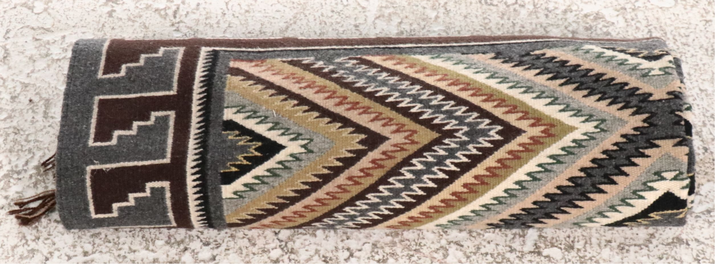 3'8 x 5' Handwoven Navajo Eye Dazzler Accent Rug