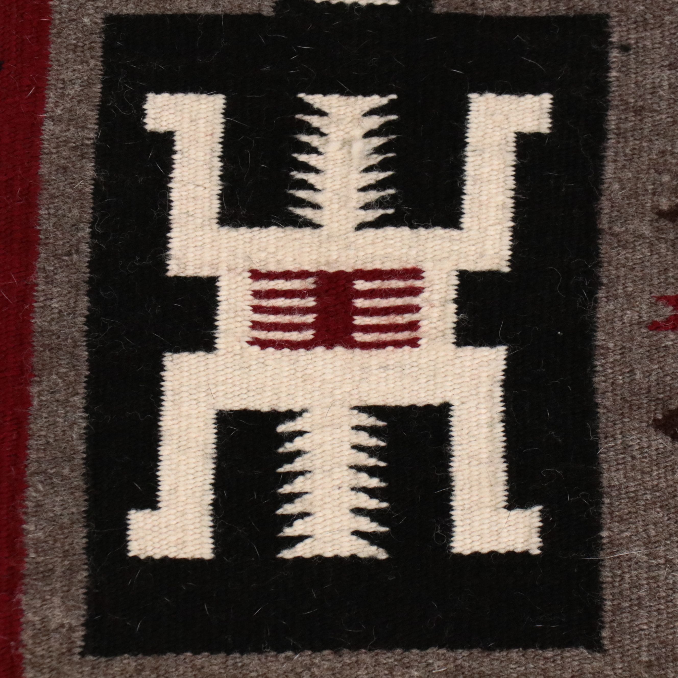 2'4 x 4'10 Handwoven Navajo Storm Pattern Accent Rug