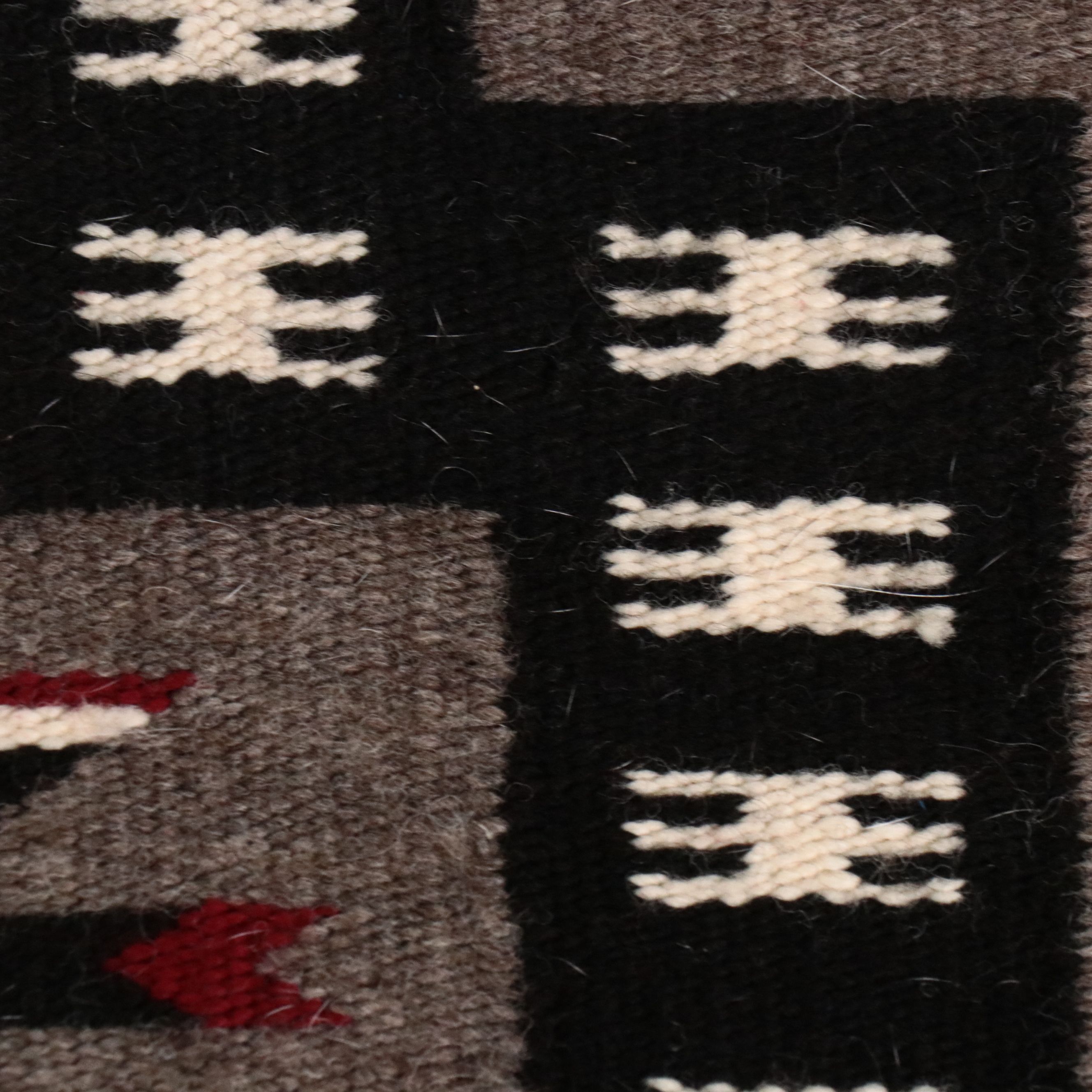 2'4 x 4'10 Handwoven Navajo Storm Pattern Accent Rug
