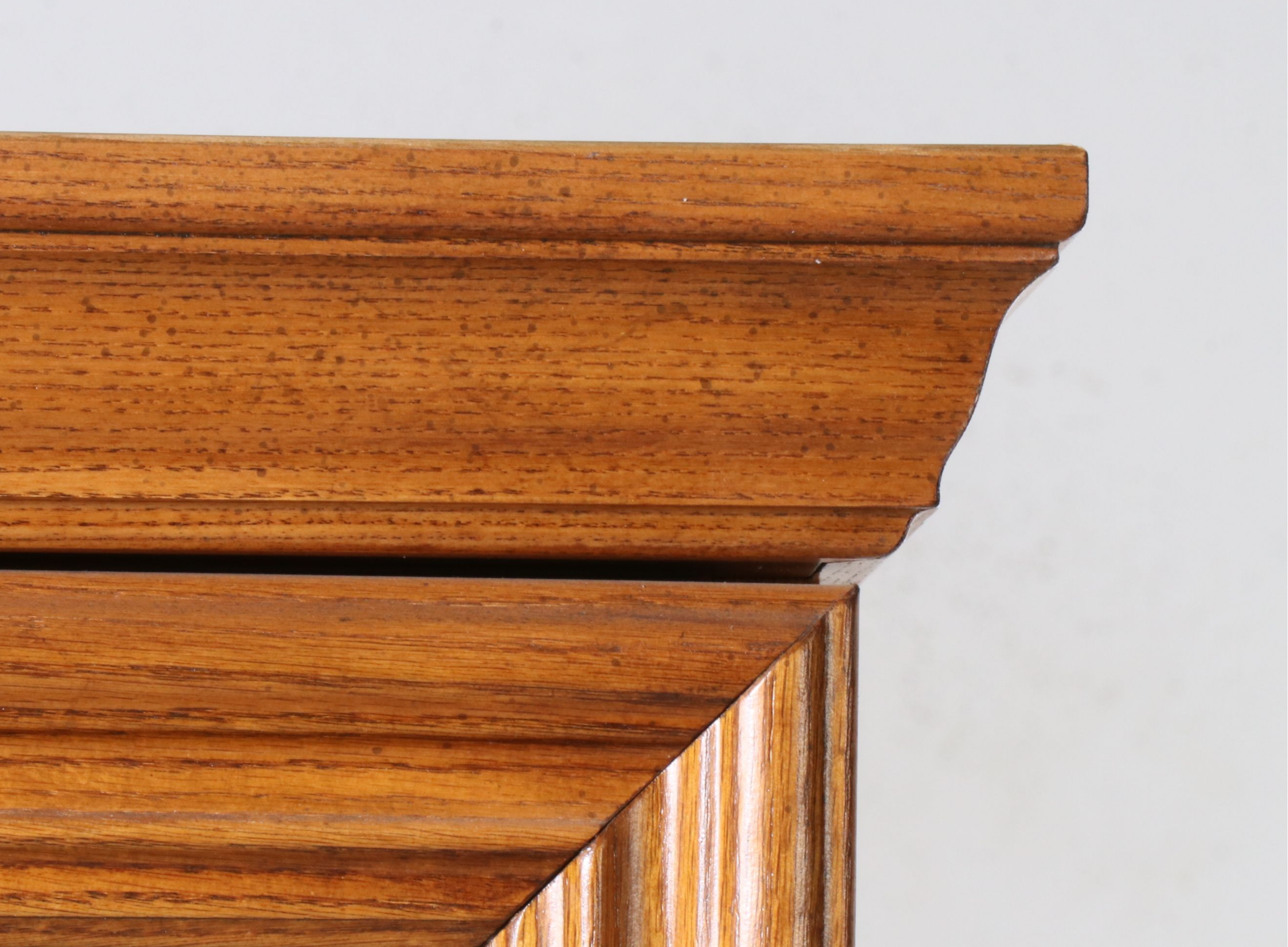 Pulaski Furniture Oak Illuminated Display Cabinet