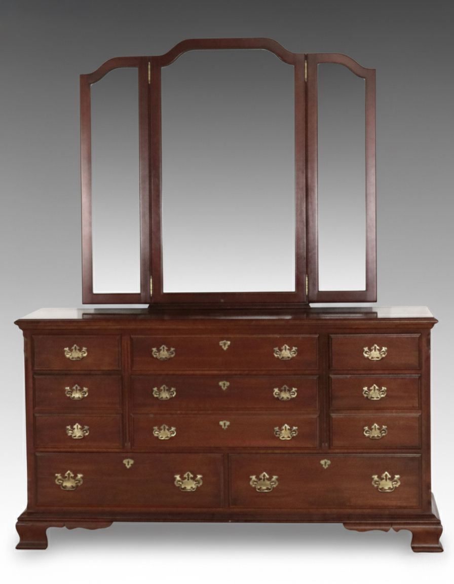 Pennsylvania House Dresser with Sleigh Bed, Nightstand, Lamp, and Accent Table
