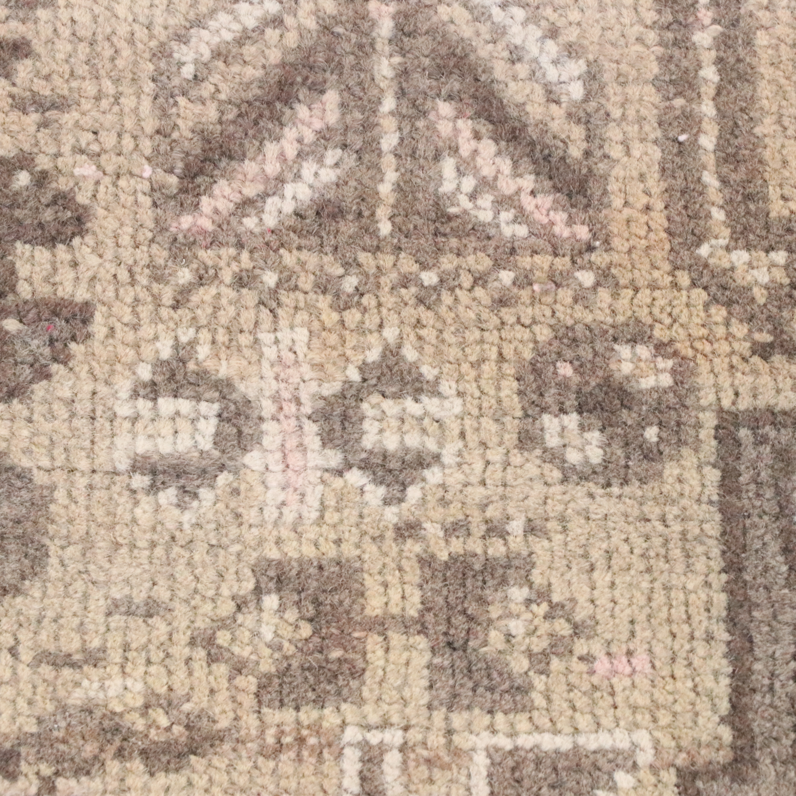 7'2 x 10' Hand-Knotted Persian Shiraz Area Rug