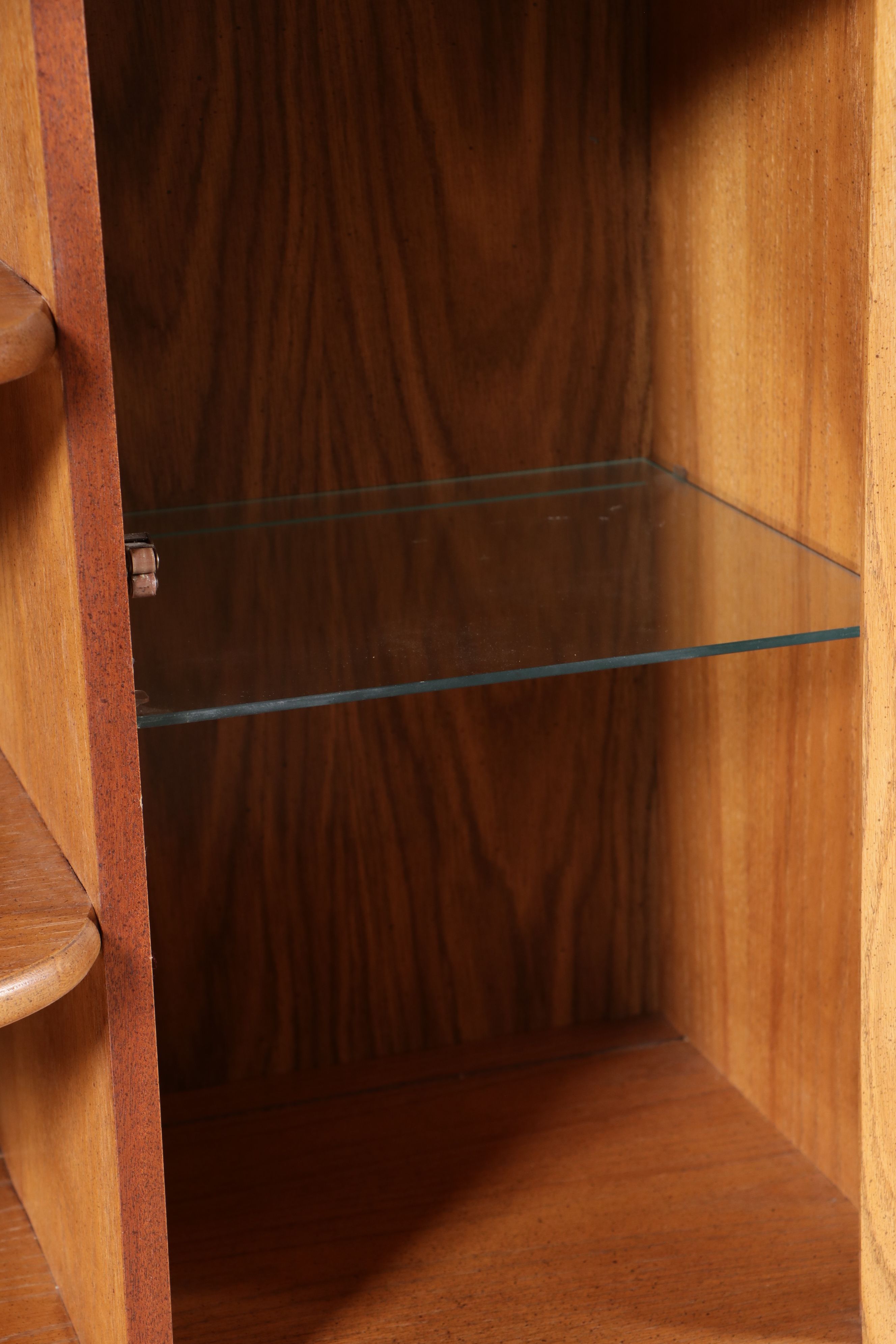 Keepsakes Victorian Style Oak Hutch