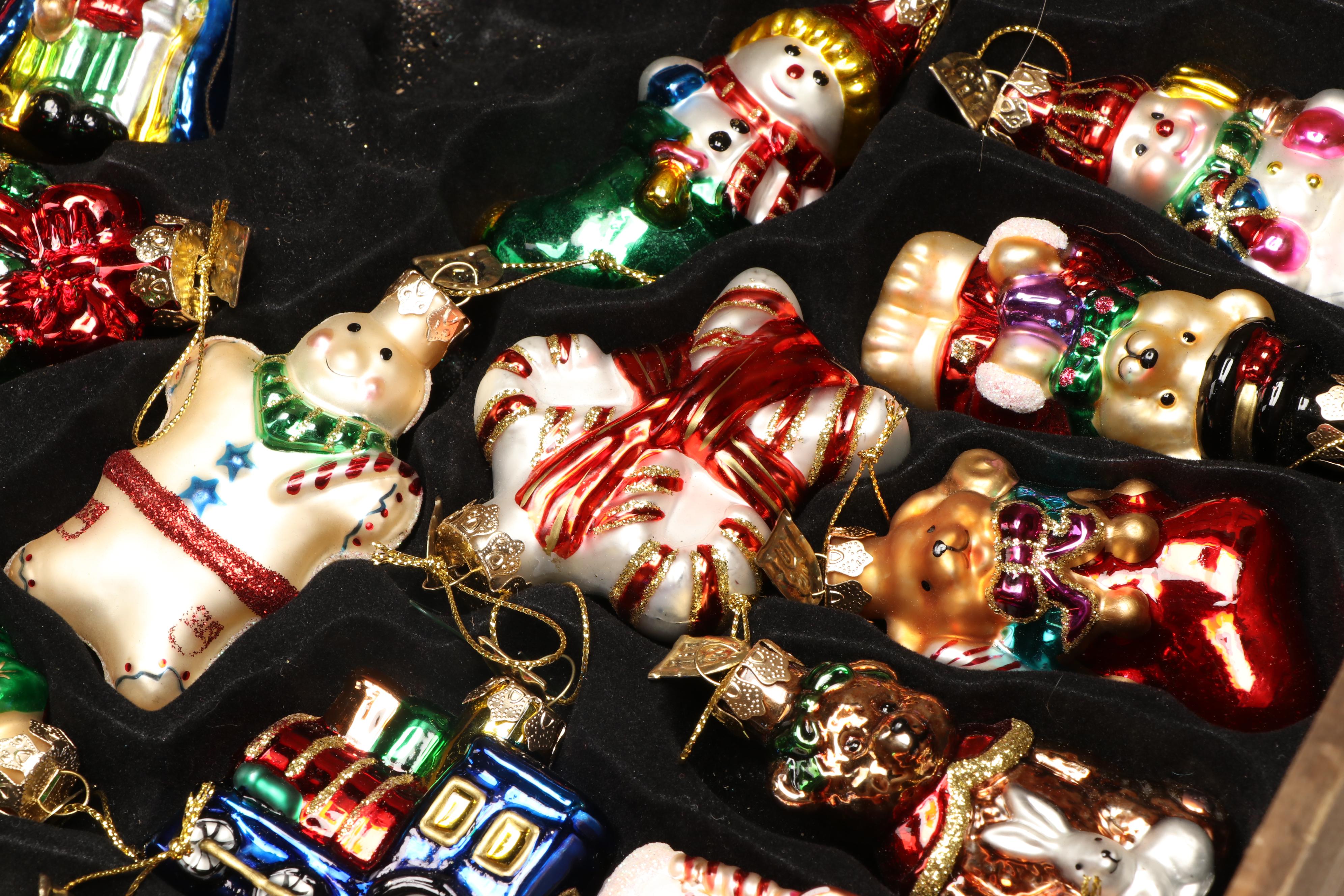 Thomas Pacconi Classics Glass Christmas Ornaments and Baubles