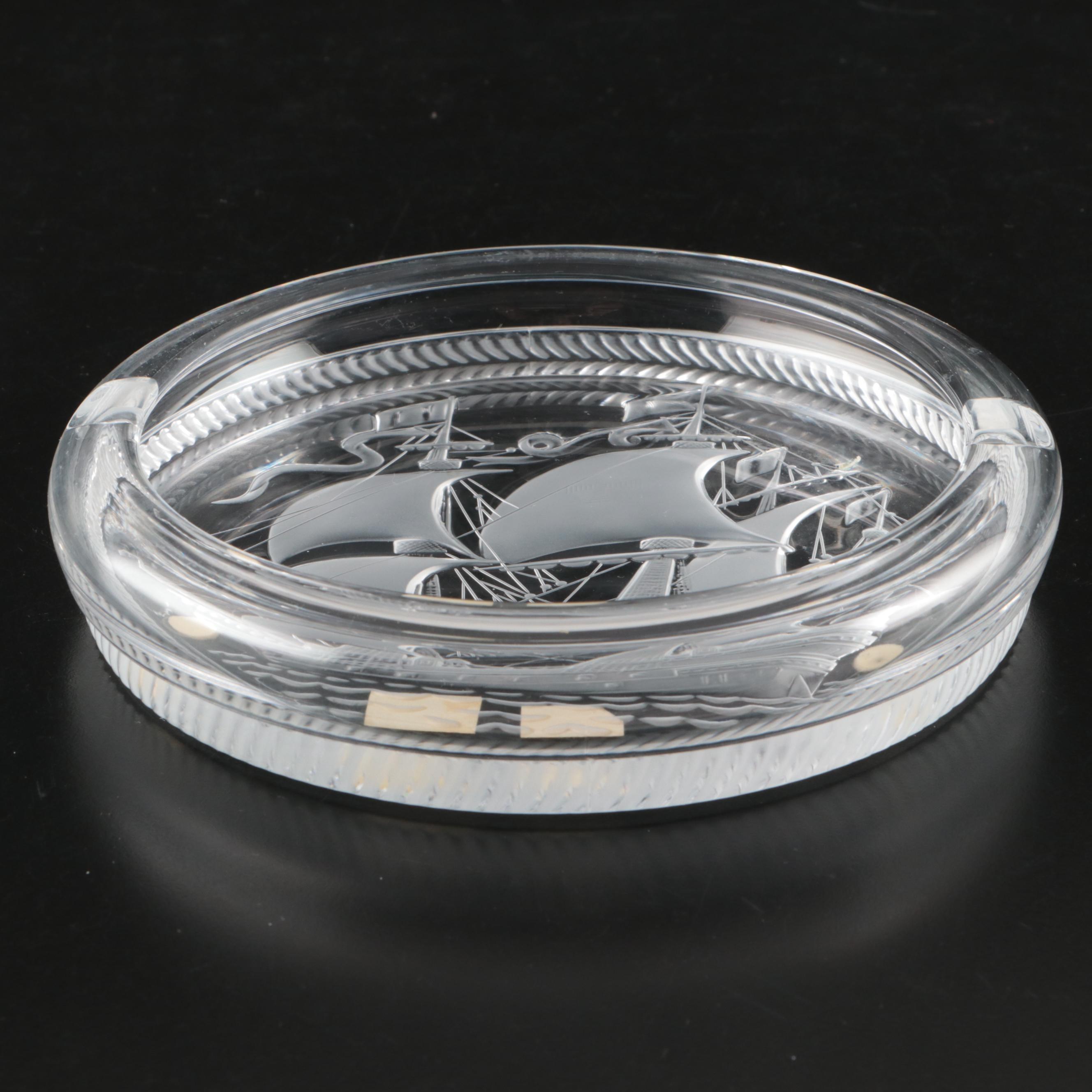 Lalique "Pinta" Frosted and Clear Crystal Ashtray, Late 20th Century