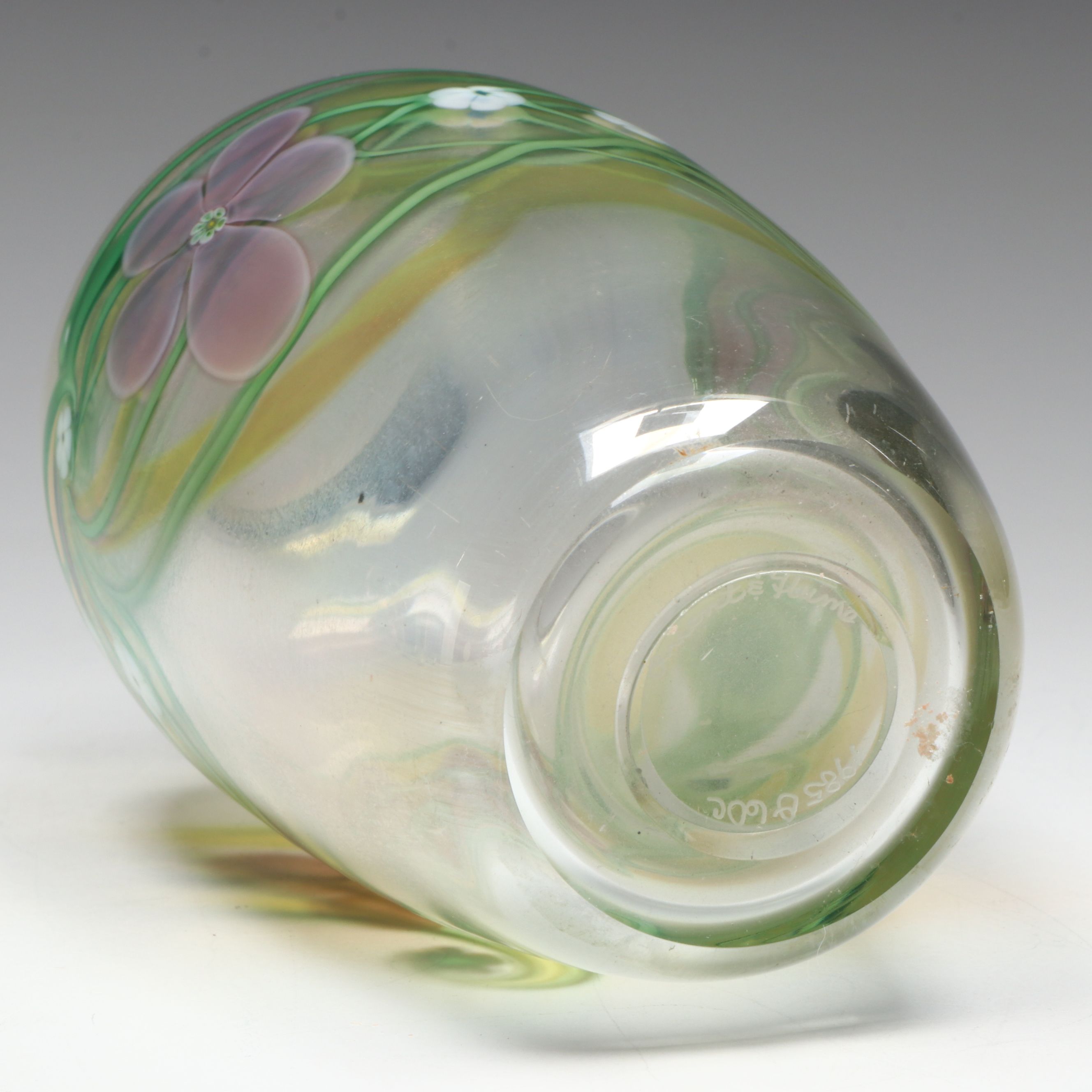 Orient & Flume Art Glass Iridescent Floral Pulled Feather Vase, 1985