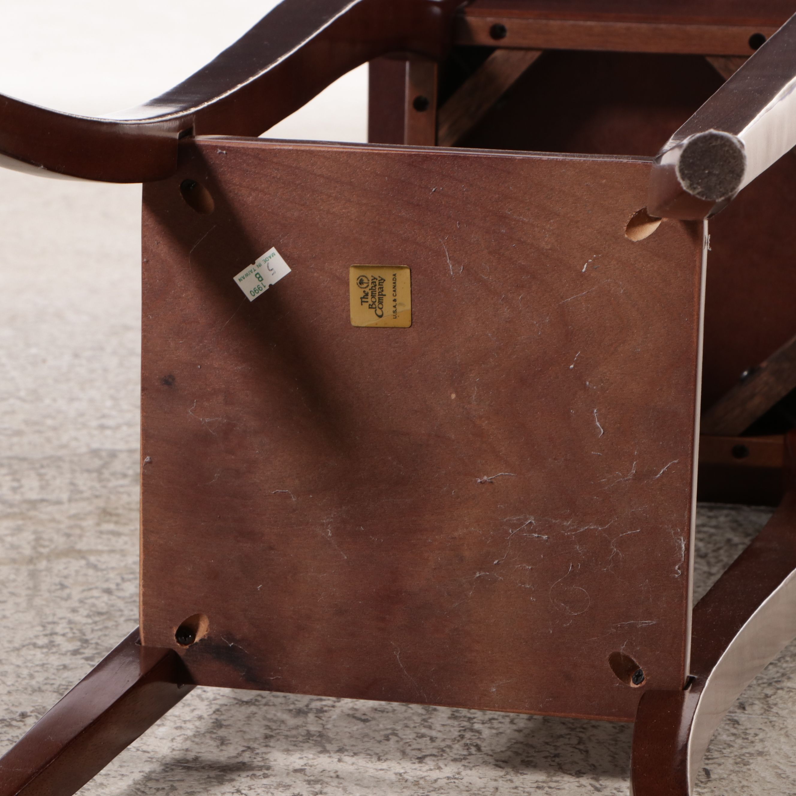 Bombay Company Mahogany Finished Plant Stand, Late 20th to 21st Century