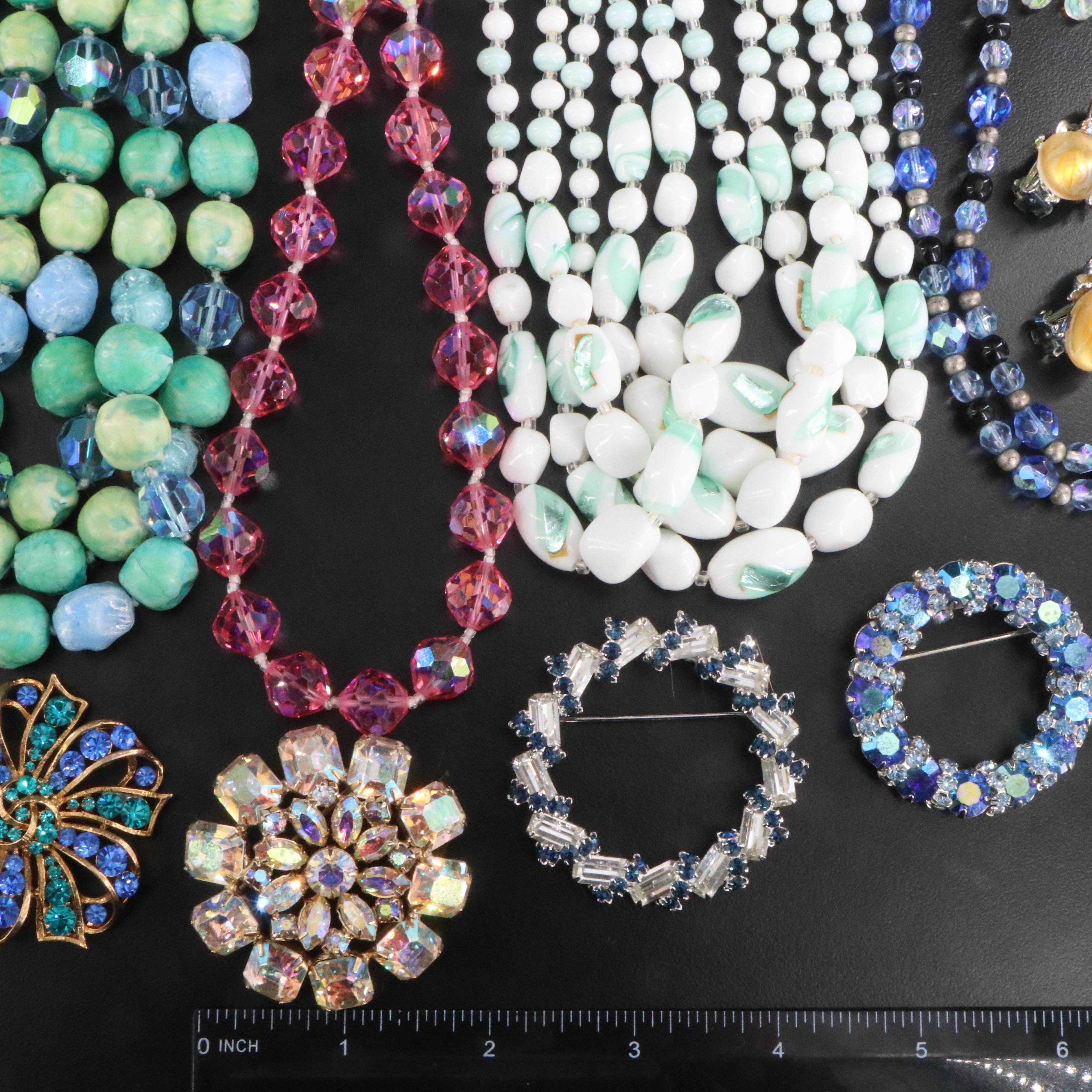 Bakelite, Coro and Vogue Featured in 1940s - 50s Jewelry Collection