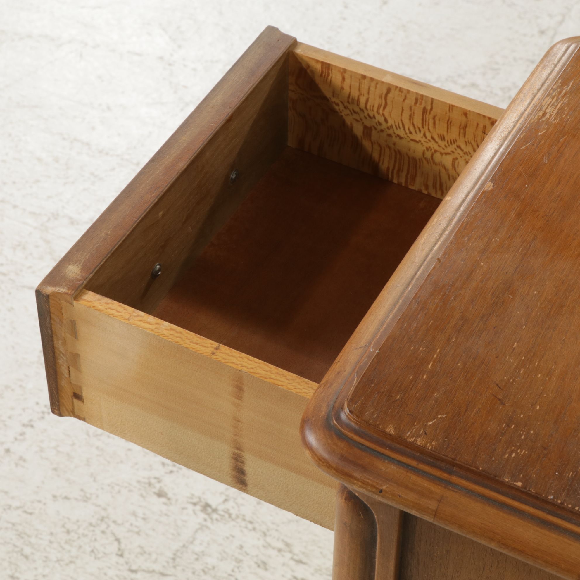 Drexel Louis XV Style Kneehole Desk, Mid to Late 20th Century