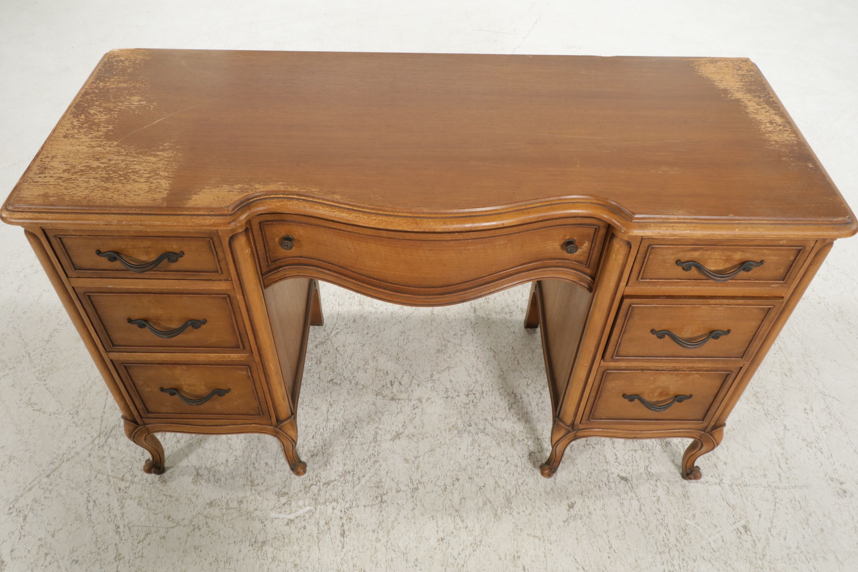 Drexel Louis XV Style Kneehole Desk, Mid to Late 20th Century