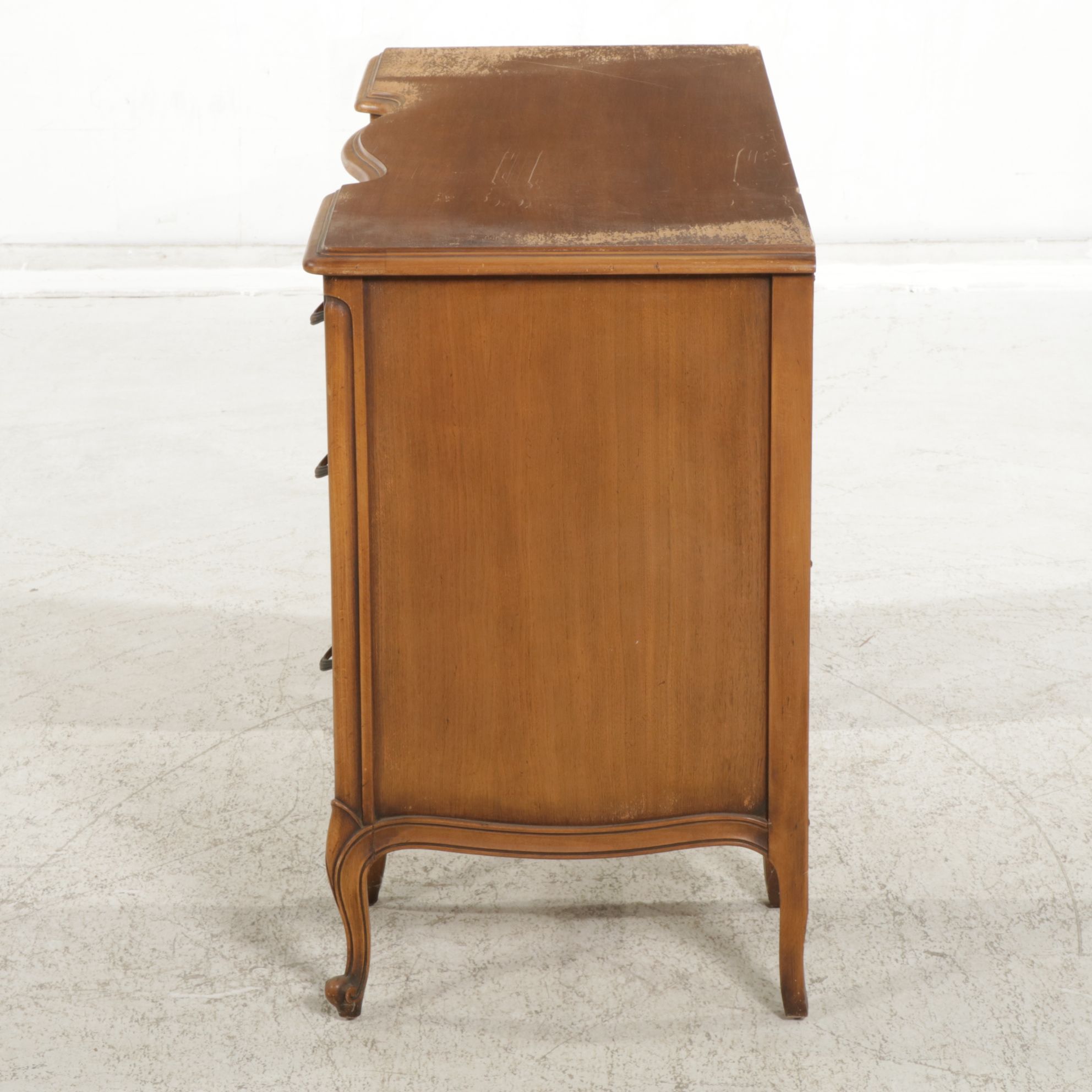 Drexel Louis XV Style Kneehole Desk, Mid to Late 20th Century