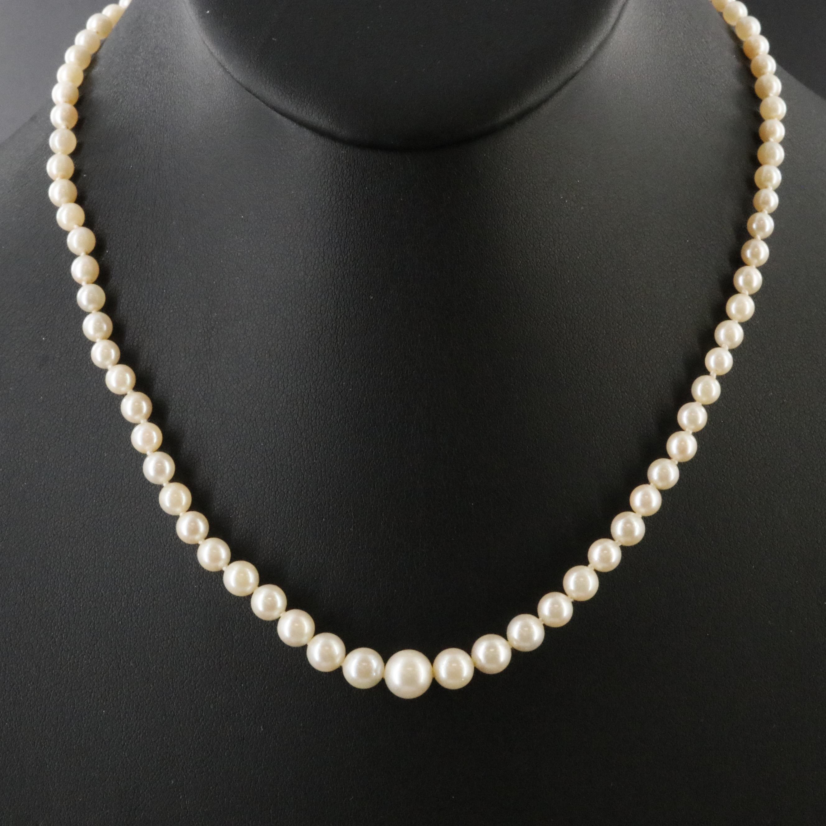 Graduated Pearl Necklace with 14K Clasp