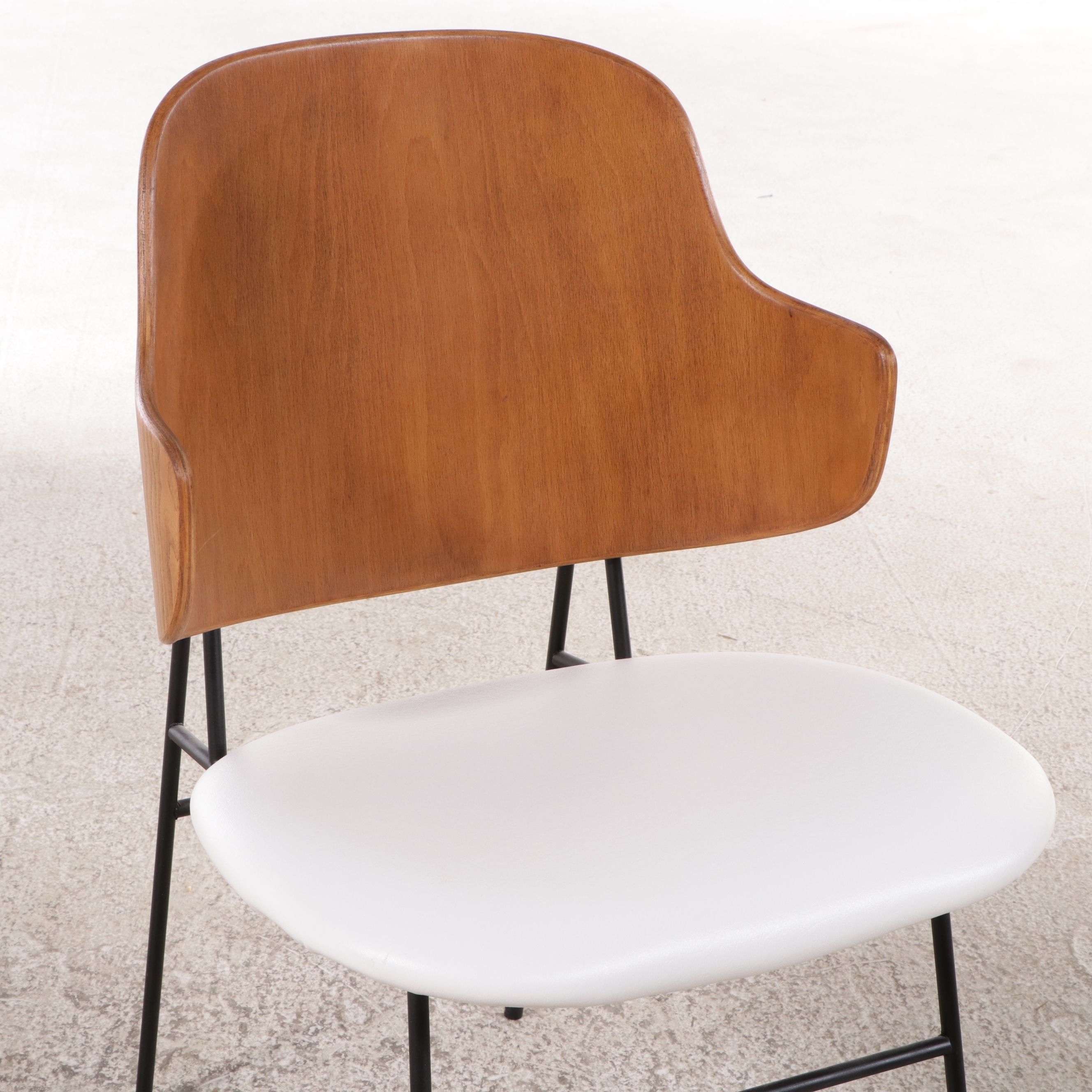 Set of Four Ib Kofod-Larsen "Penguin" Molded Maple and Iron Lounge Chairs