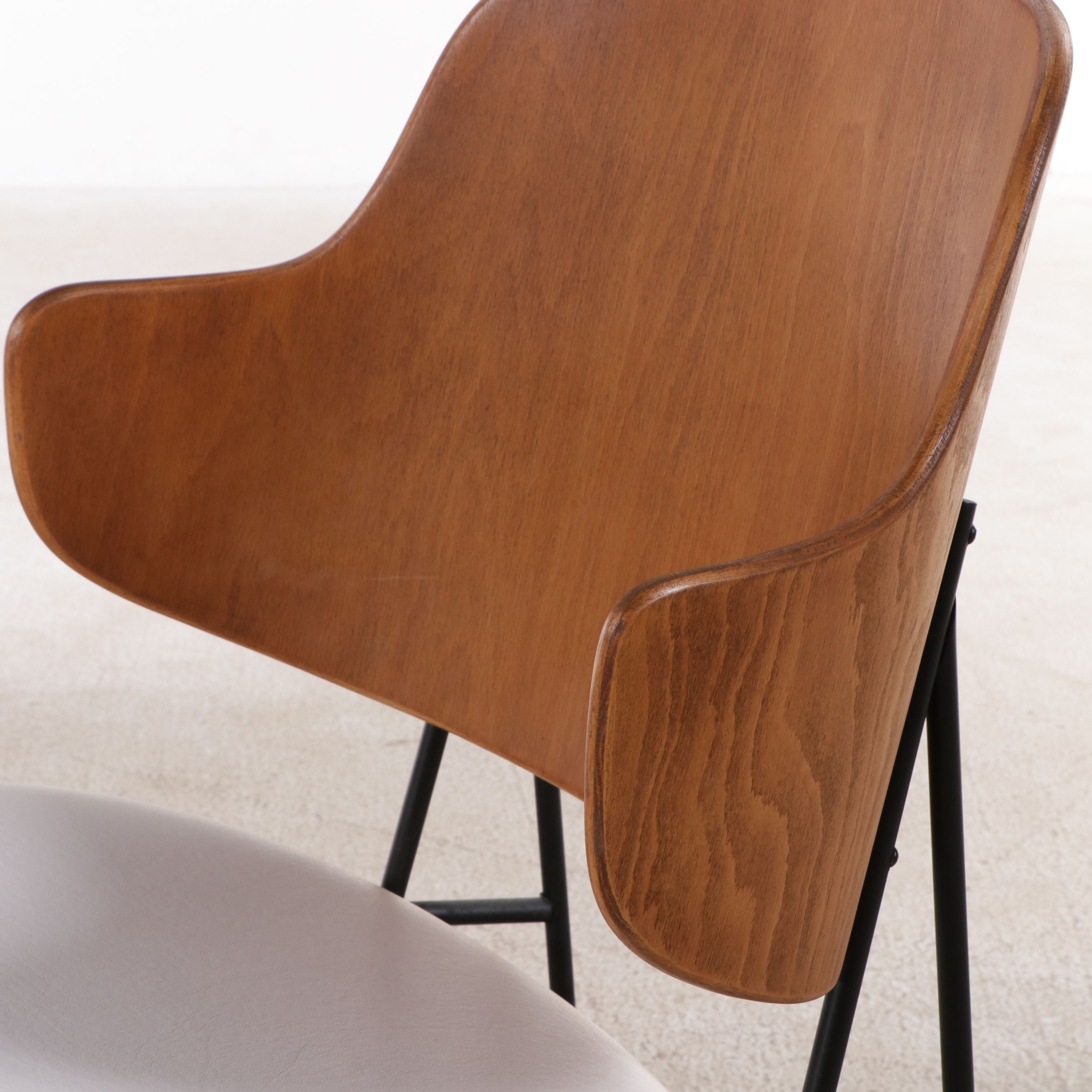 Set of Four Ib Kofod-Larsen "Penguin" Molded Maple and Iron Lounge Chairs