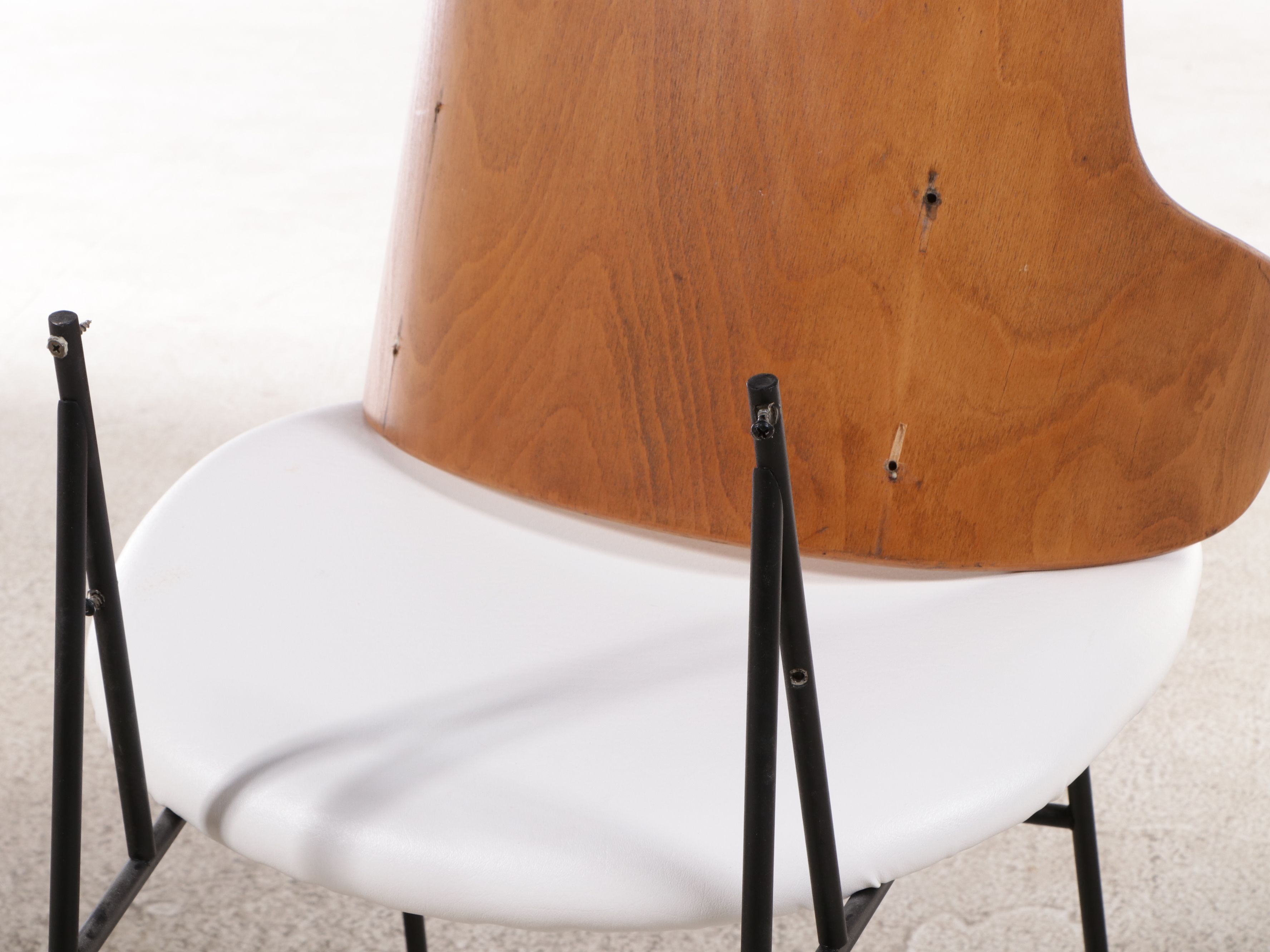 Set of Four Ib Kofod-Larsen "Penguin" Molded Maple and Iron Lounge Chairs