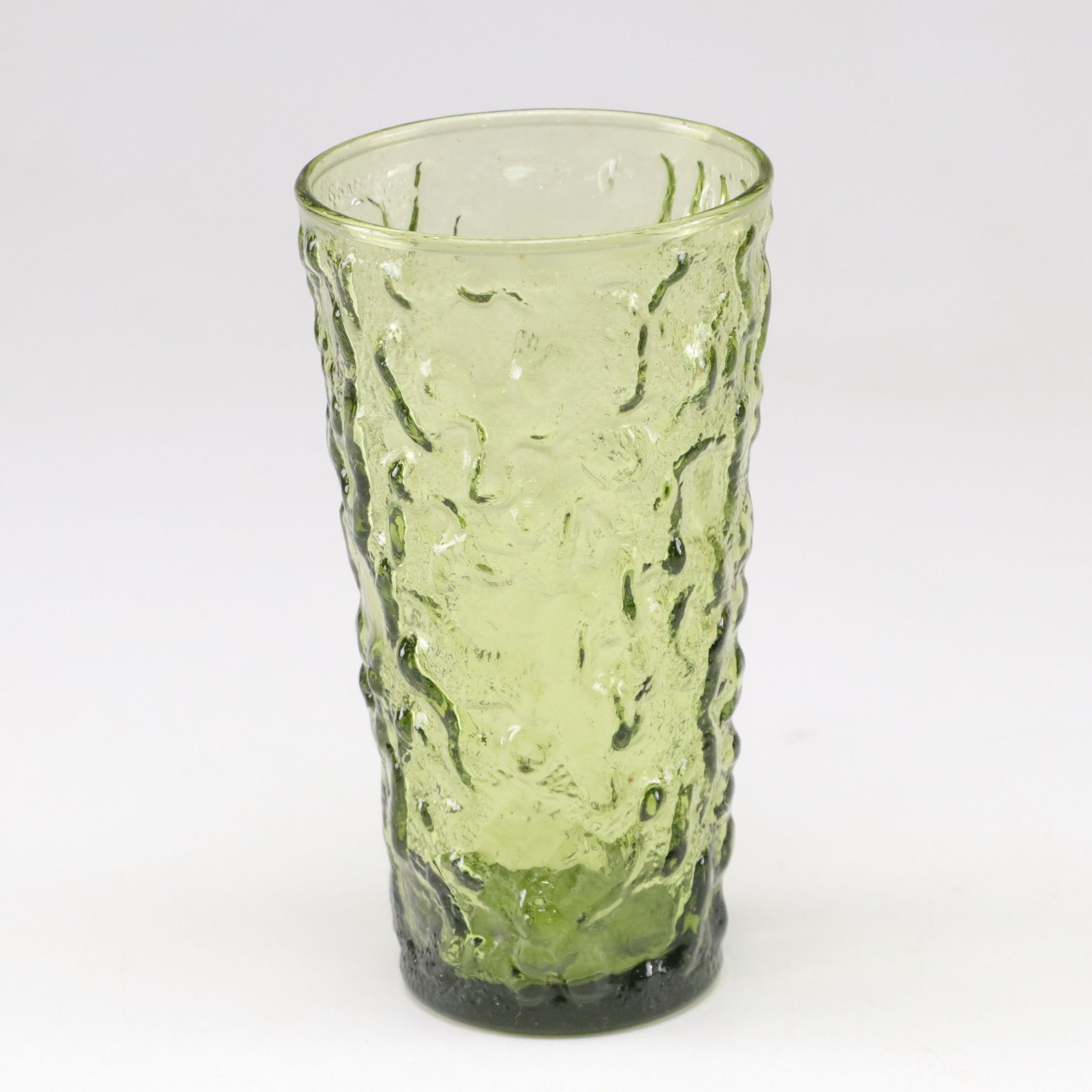 Eight Anchor Hocking "Milano" Glasses, "Homespun" Ceramics, and Melamine Bowls